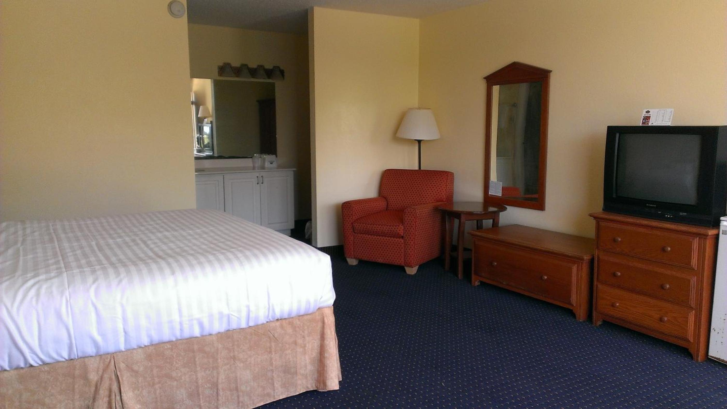 King Room - Non-Smoking photo 3