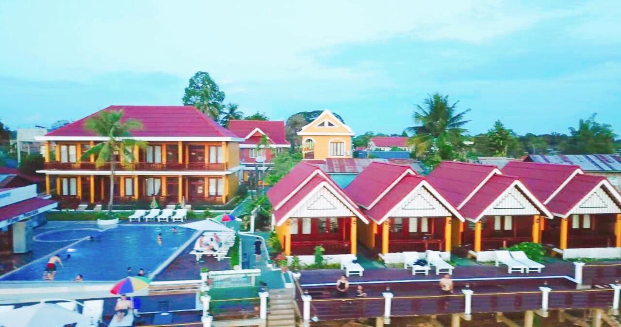 Deluxe Double or Twin Room with Pool View photo 2