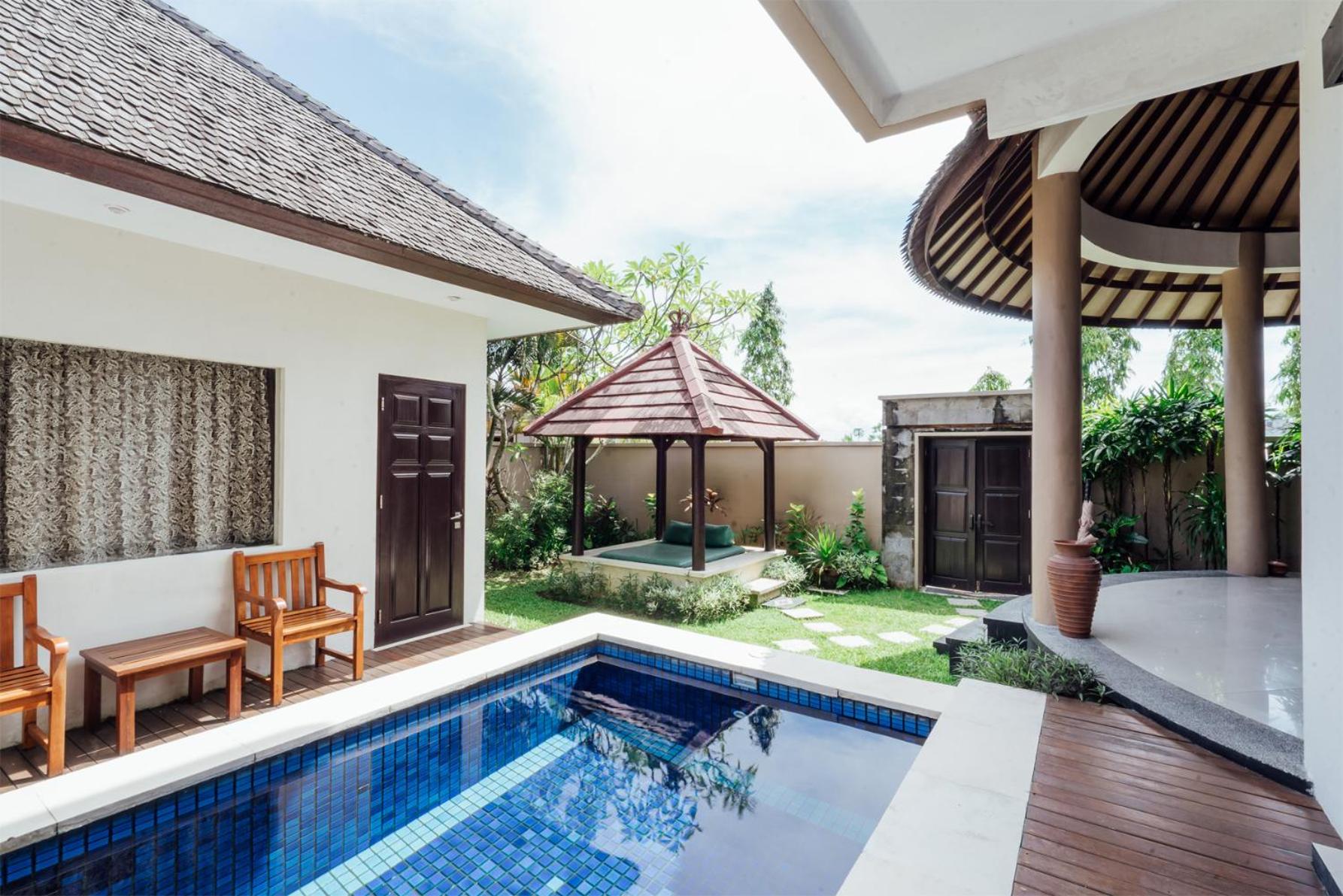 Three-Bedroom Villa with Private Pool - Photo 14