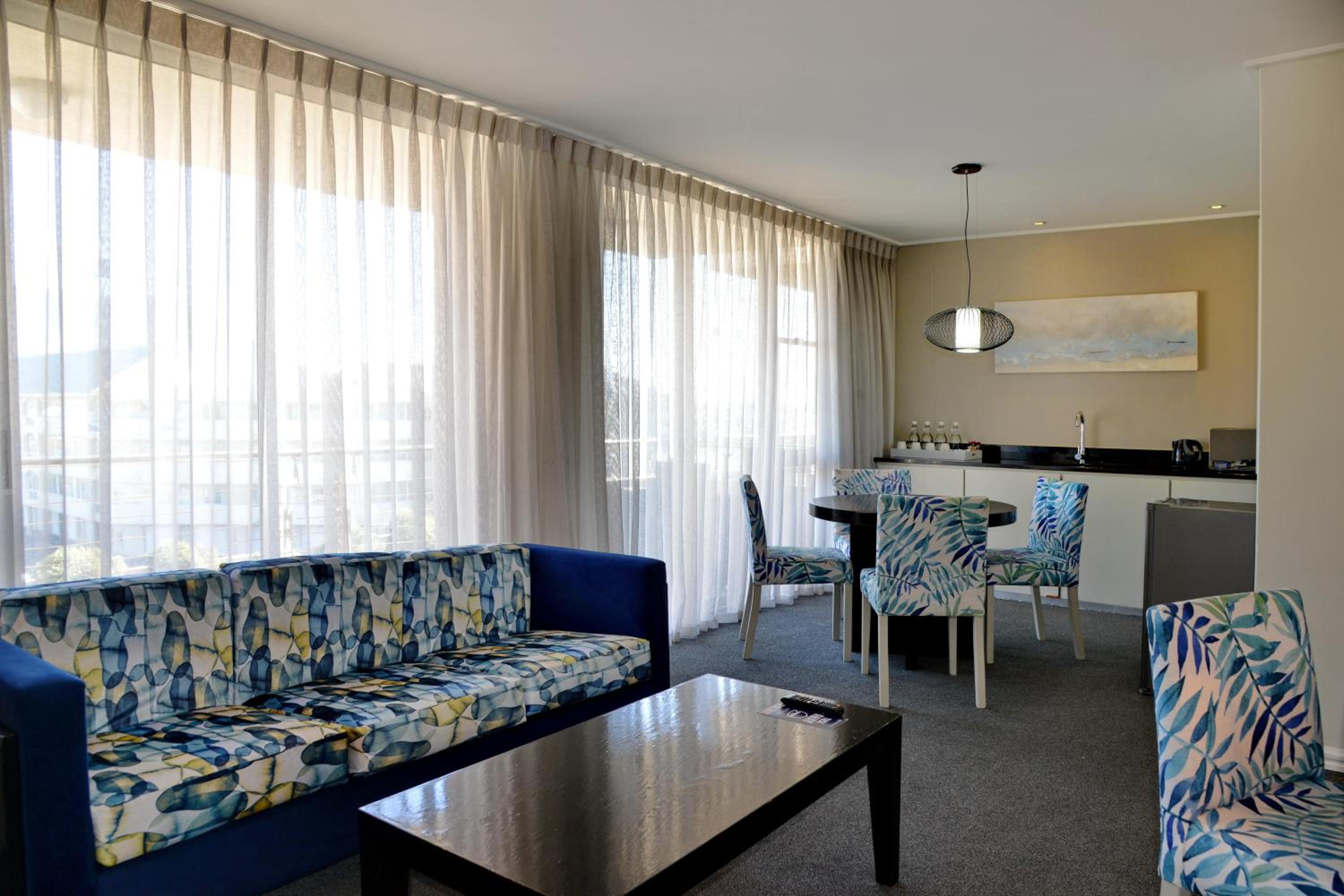 Two-Bedroom Suite - Photo 5