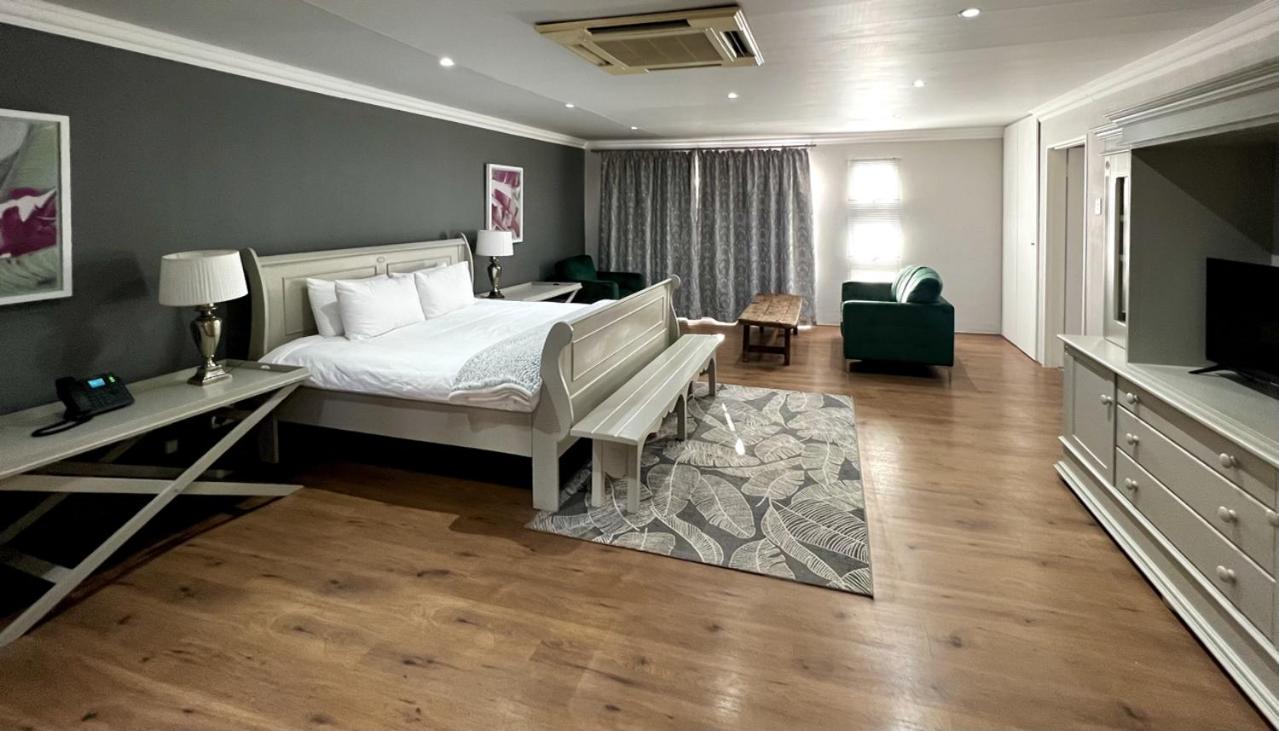Executive Suite photo 2
