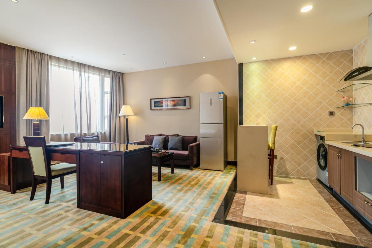 Deluxe Queen Room photo 3