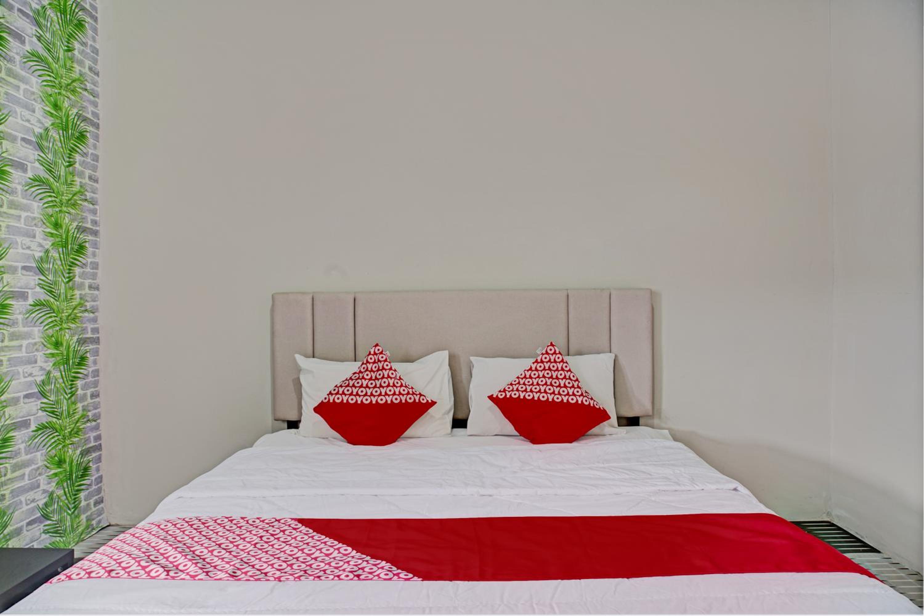Deluxe Double Room - Photo 17