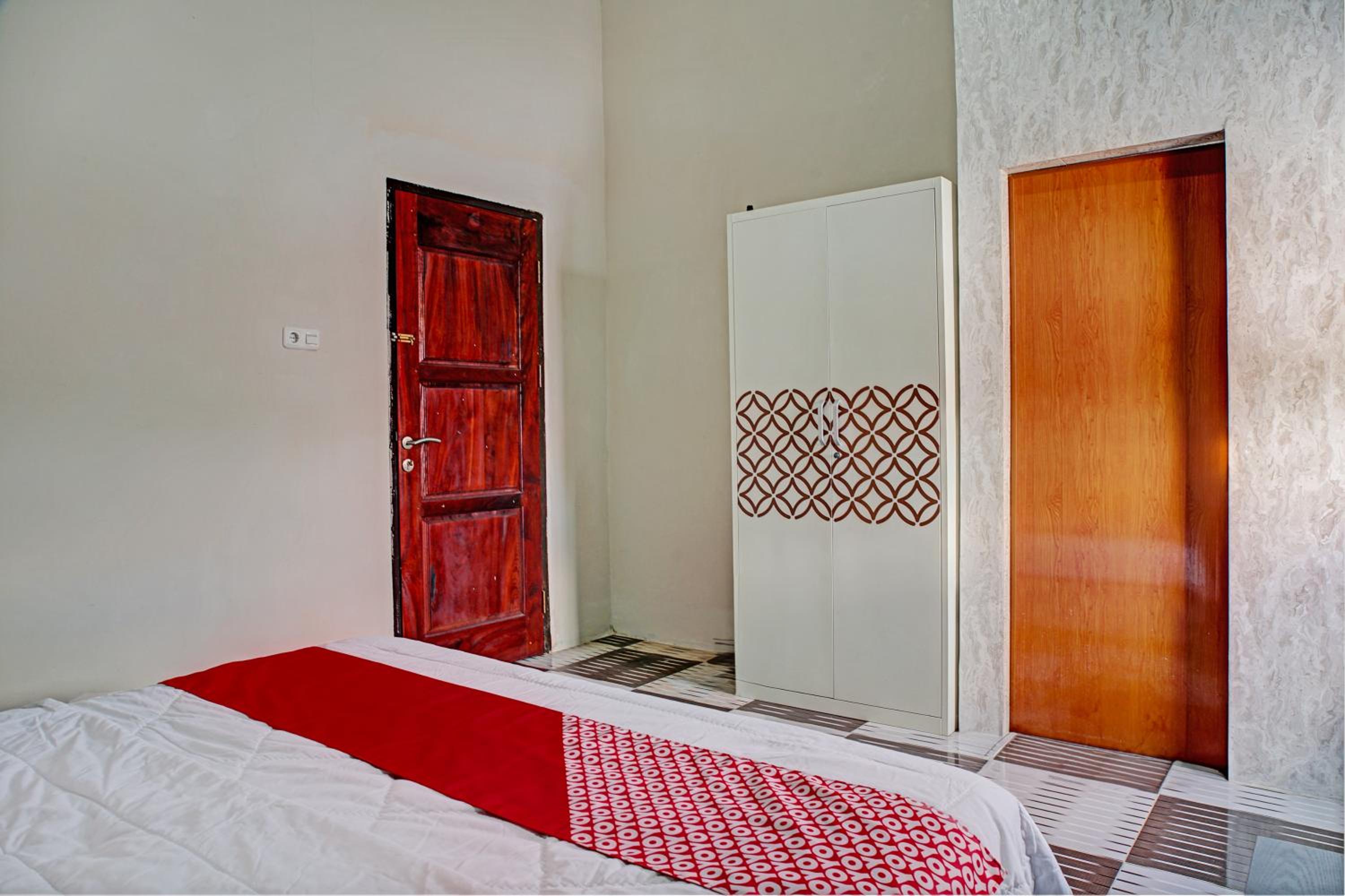 Deluxe Double Room - Photo 8