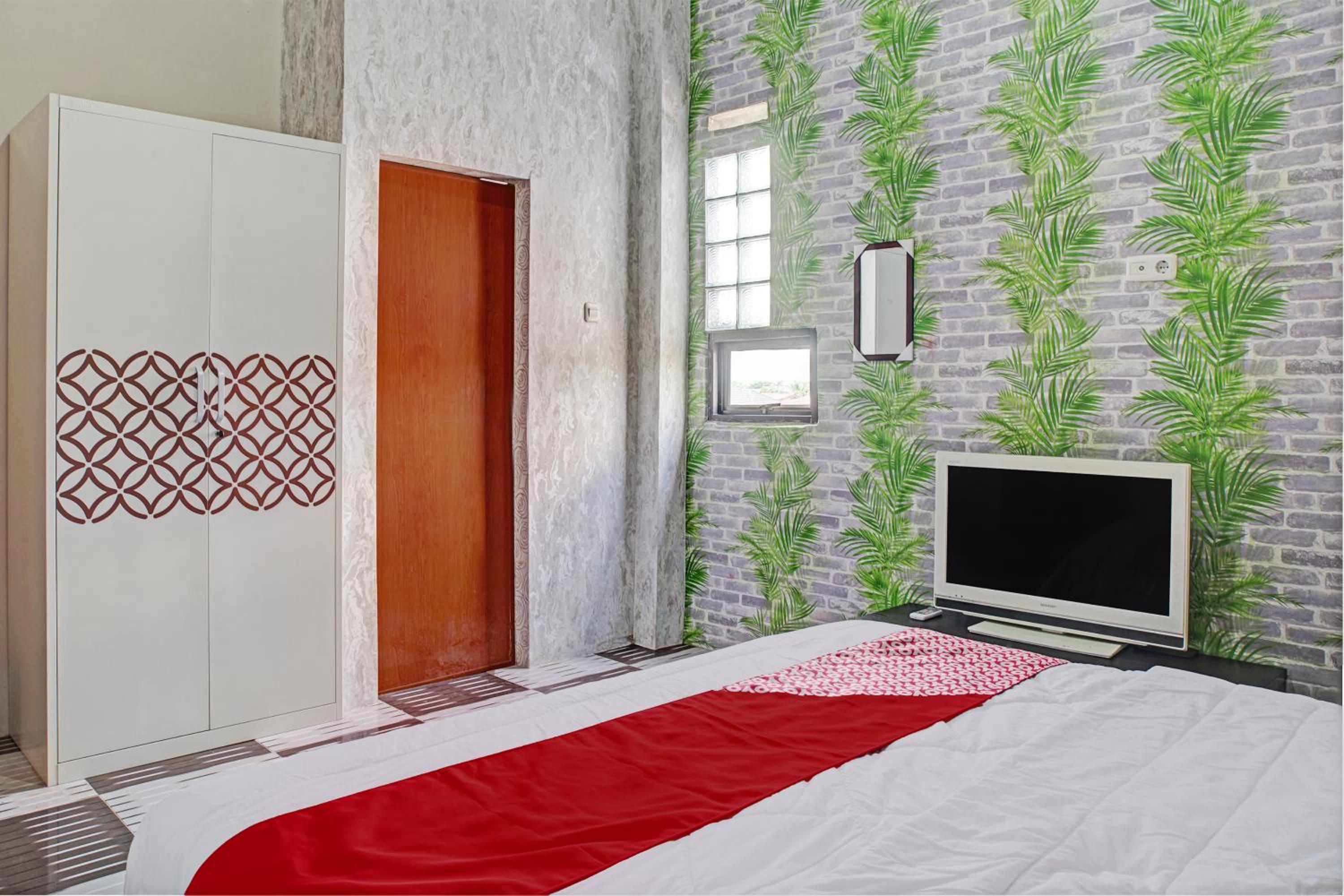 Deluxe Double Room - Photo 9