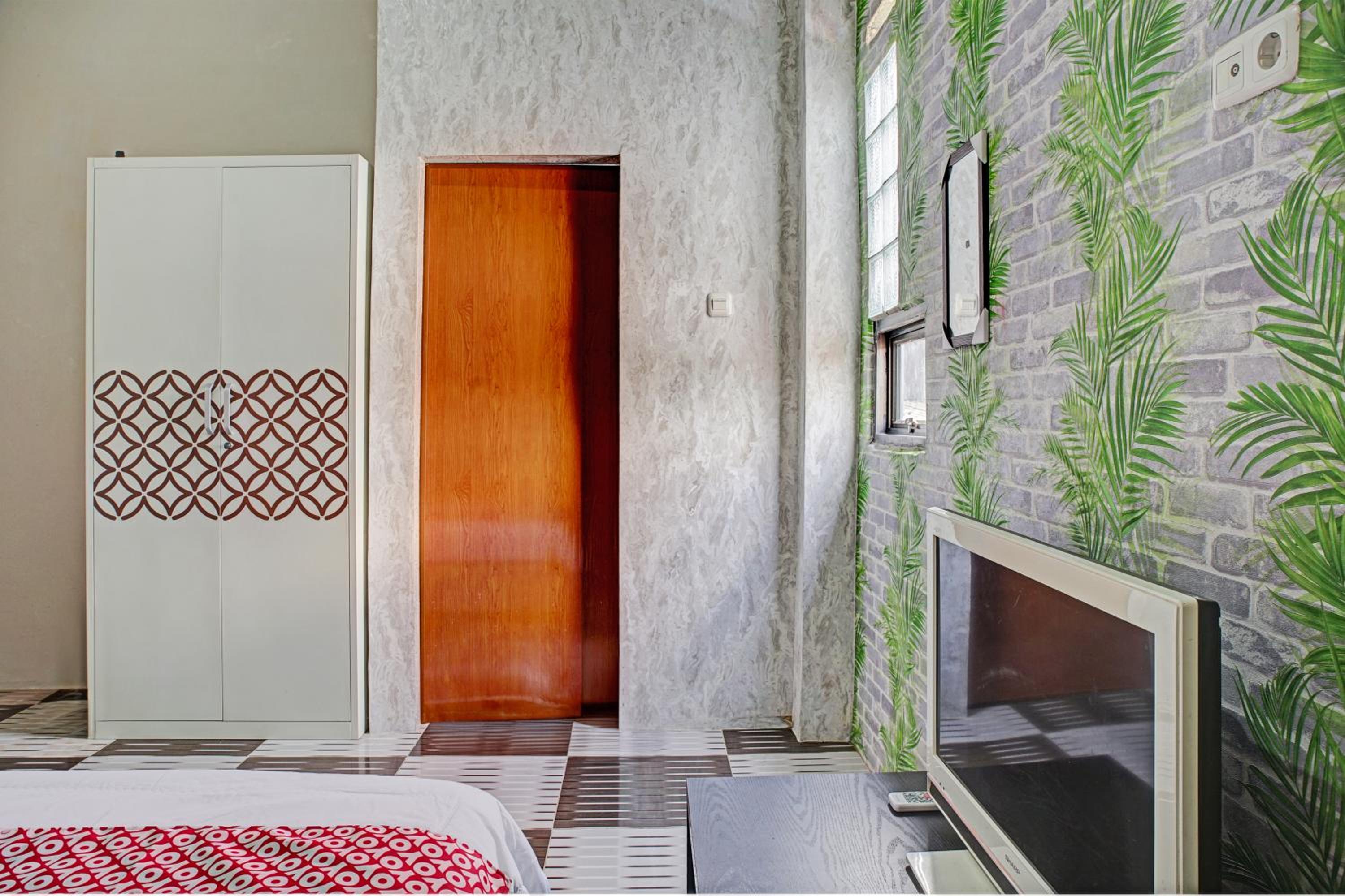 Deluxe Double Room - Photo 13