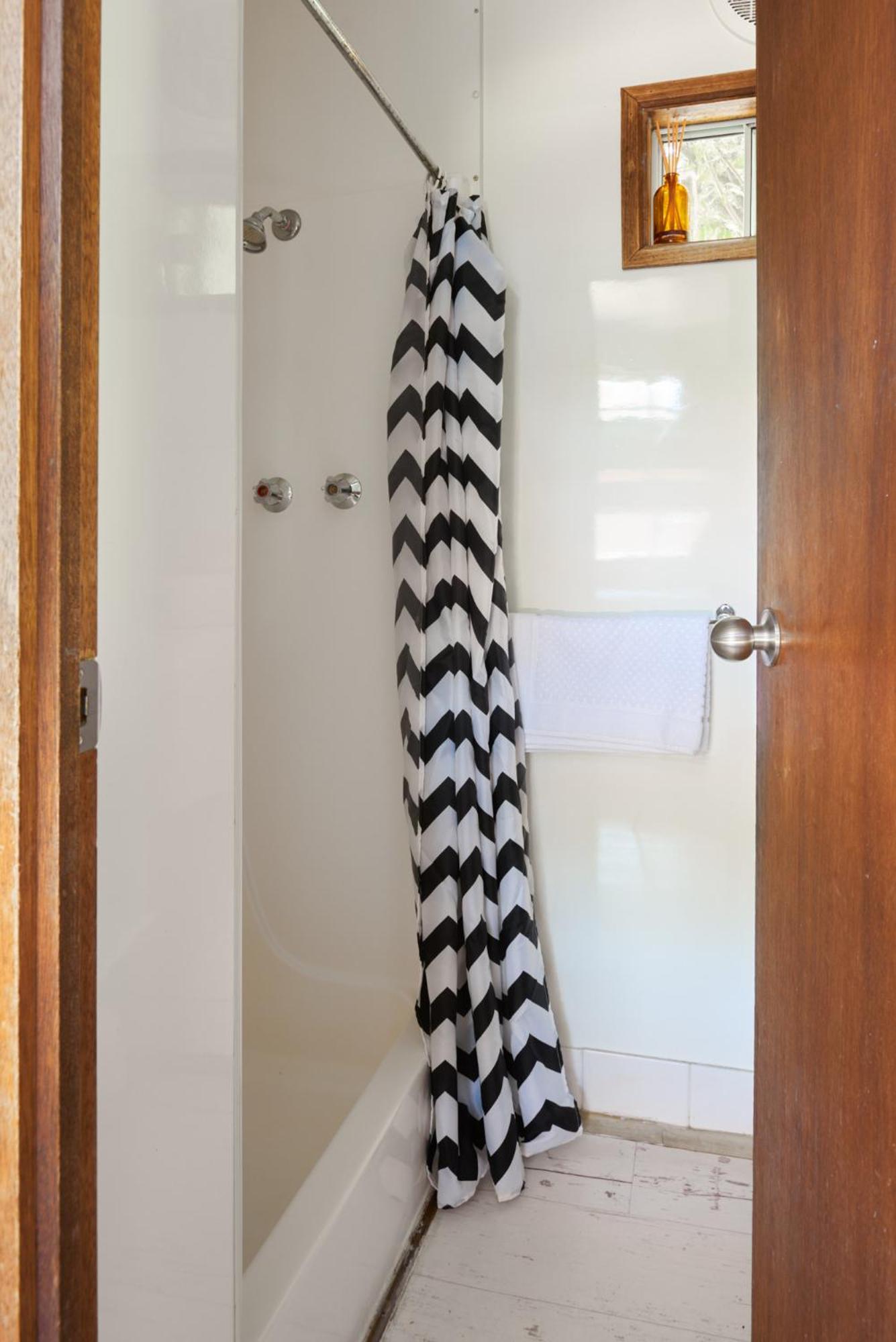 Studio Family Ensuite Cabin photo 3