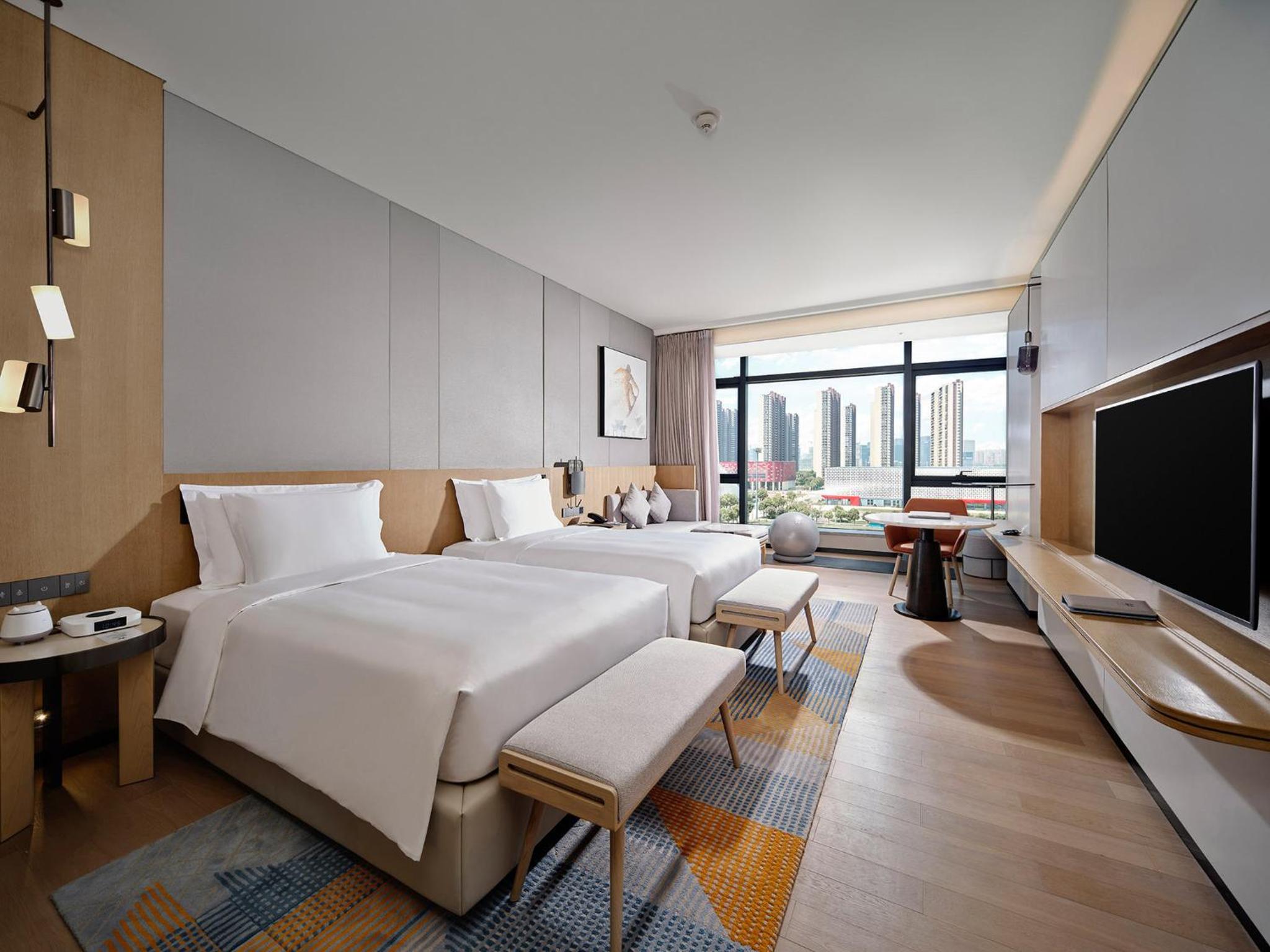 Premium Twin Room - Photo 3