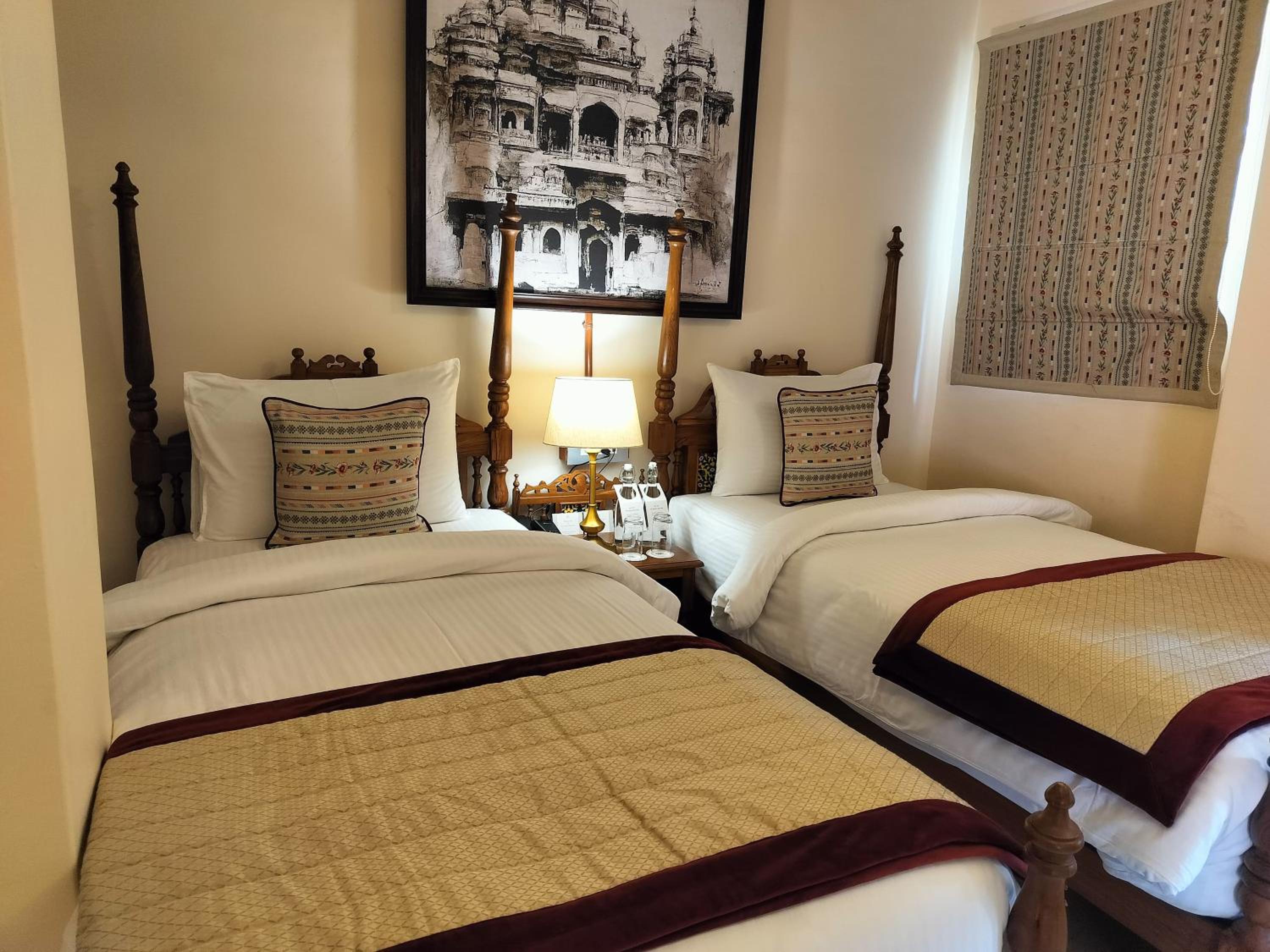 Standard Twin Room - Photo 5