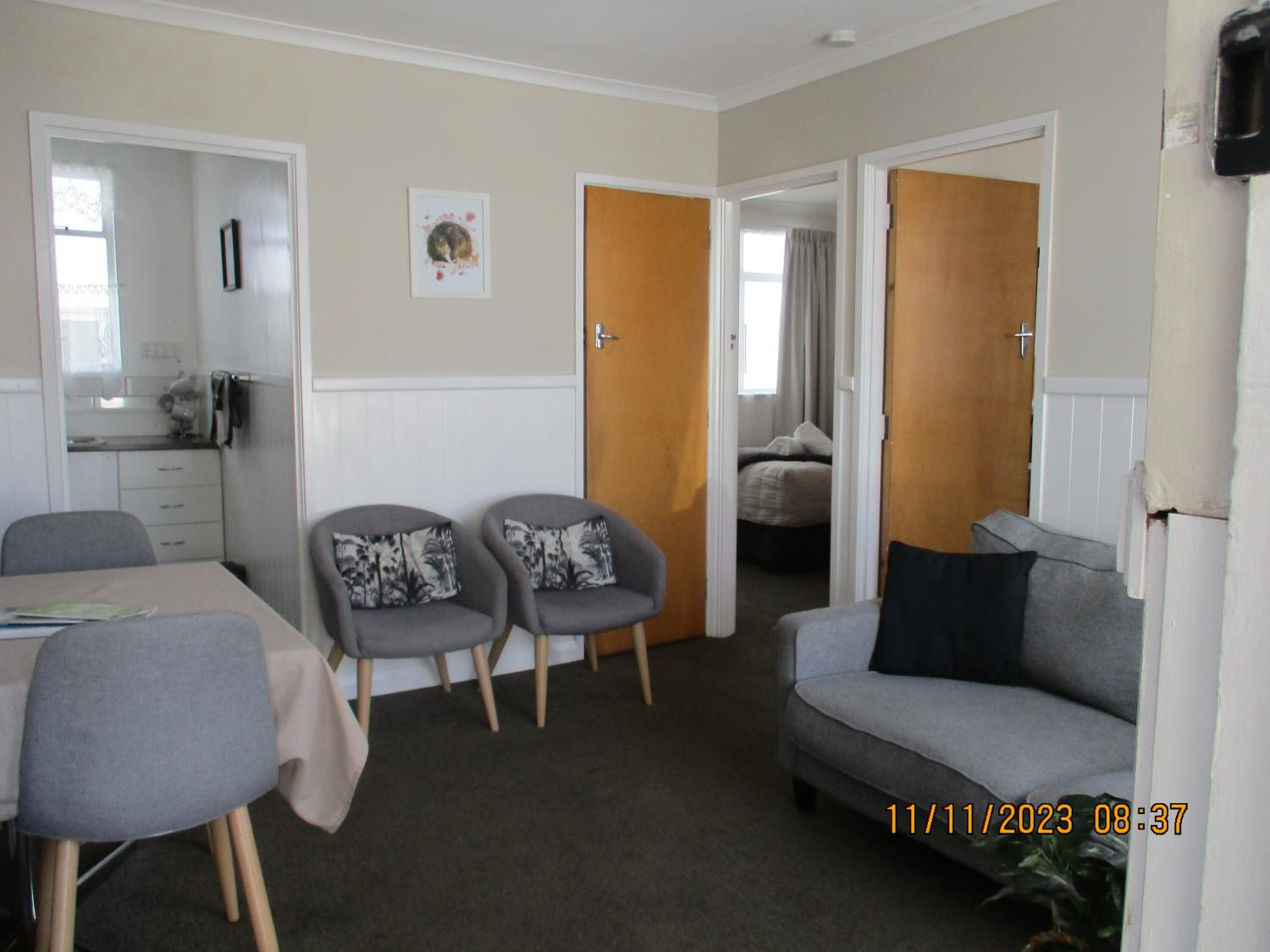 Queen Room with Two Queen Beds photo 1
