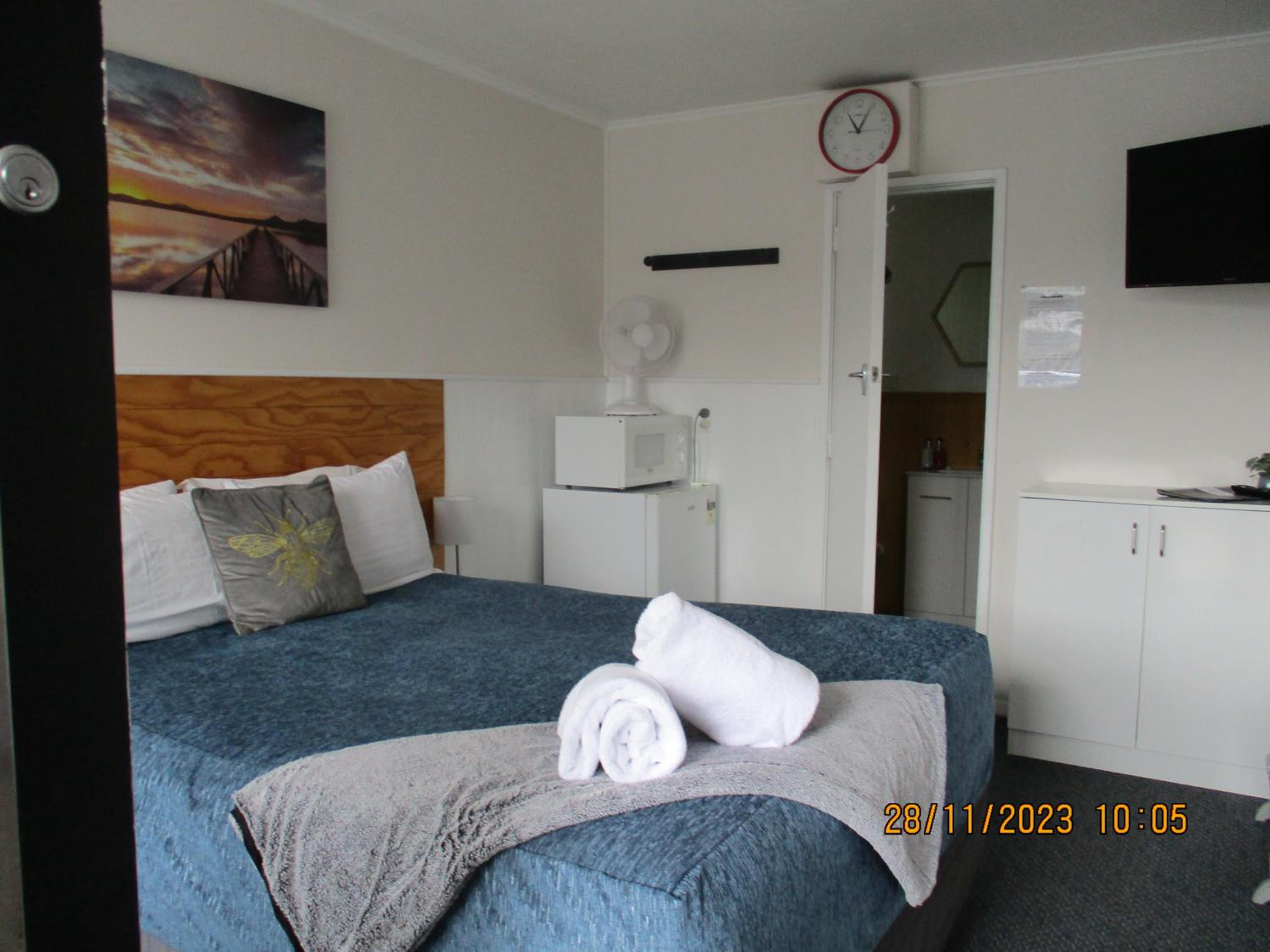 Small Studio photo 2