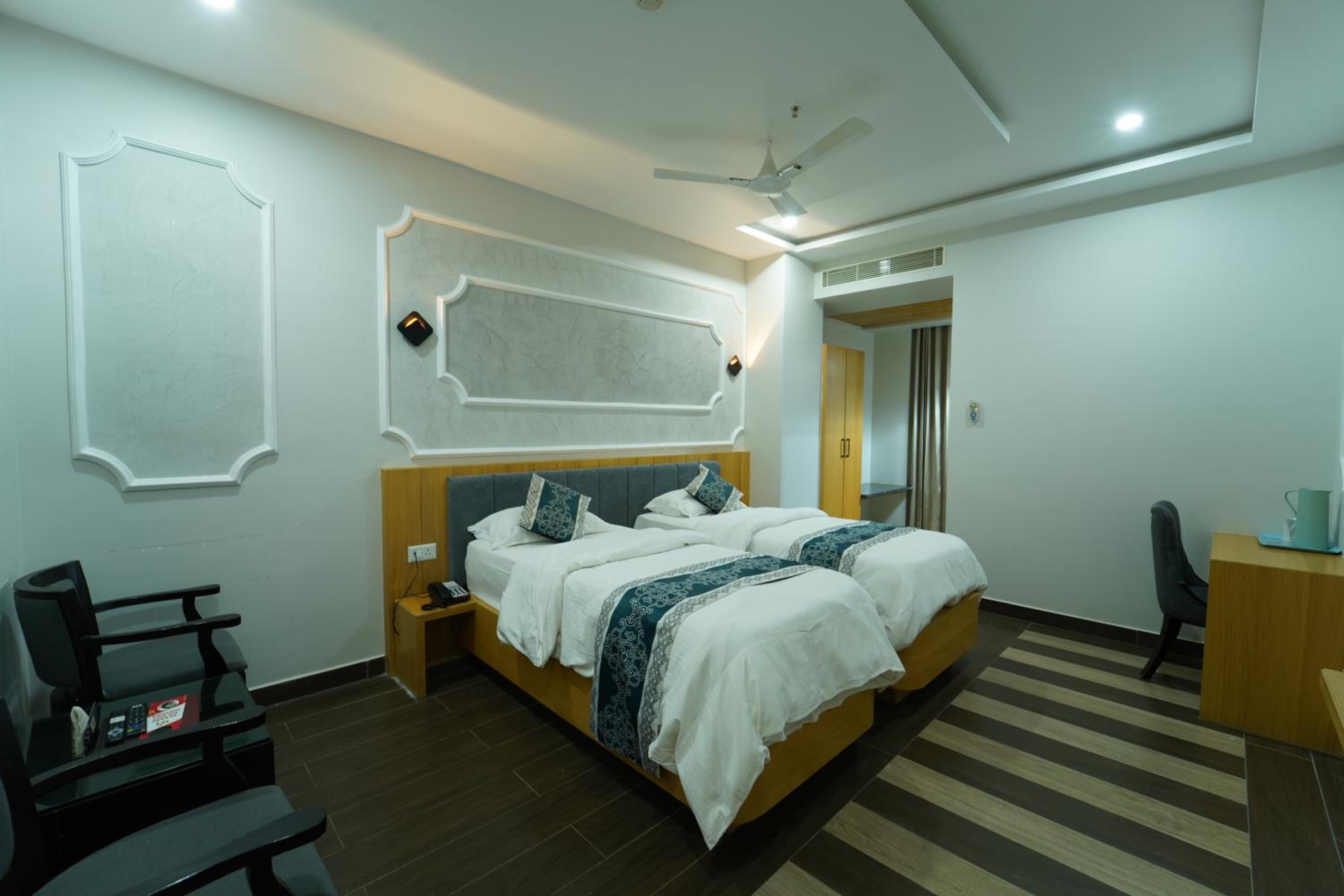 Double or Twin Room photo 2