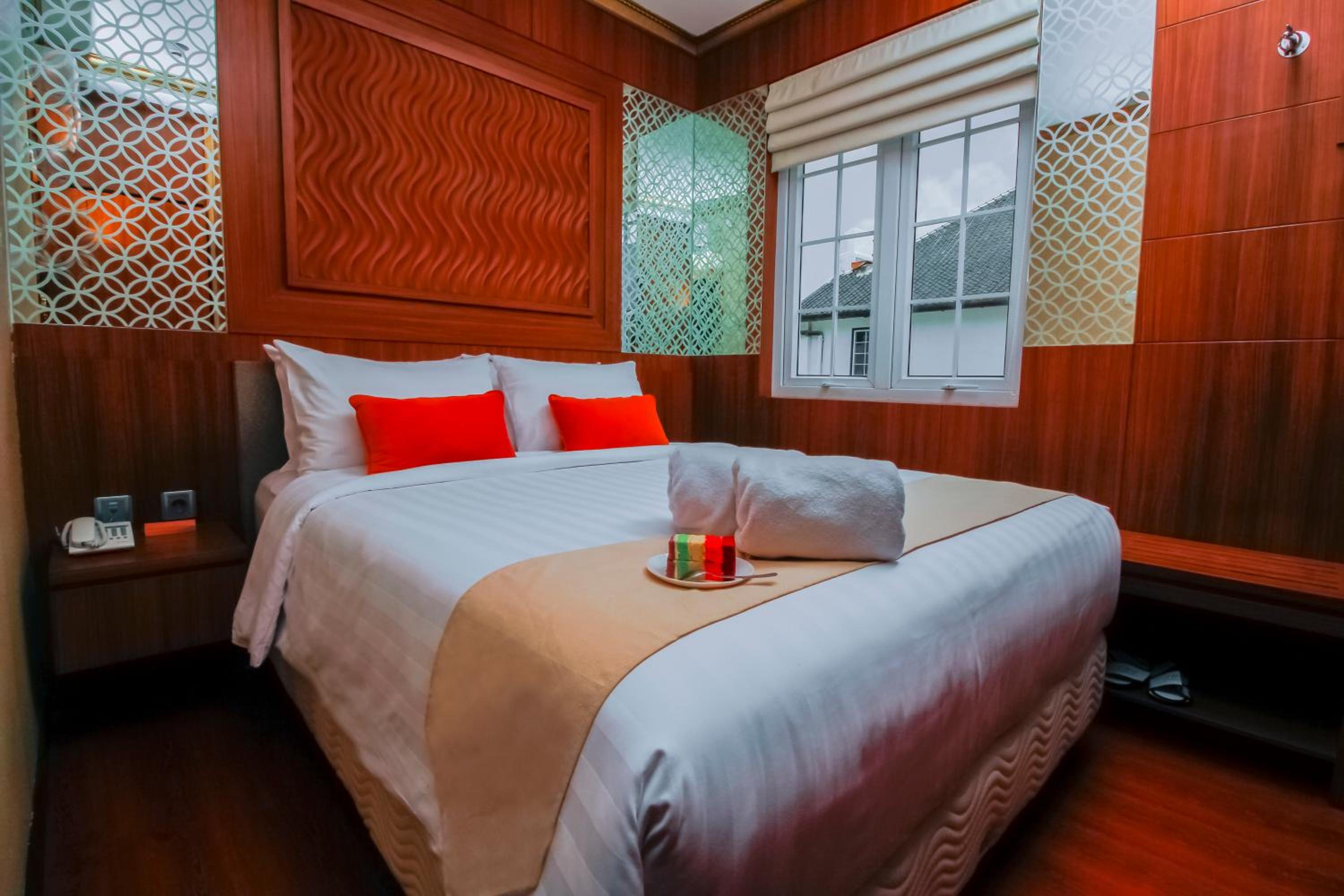 Standard King Room - Photo 1