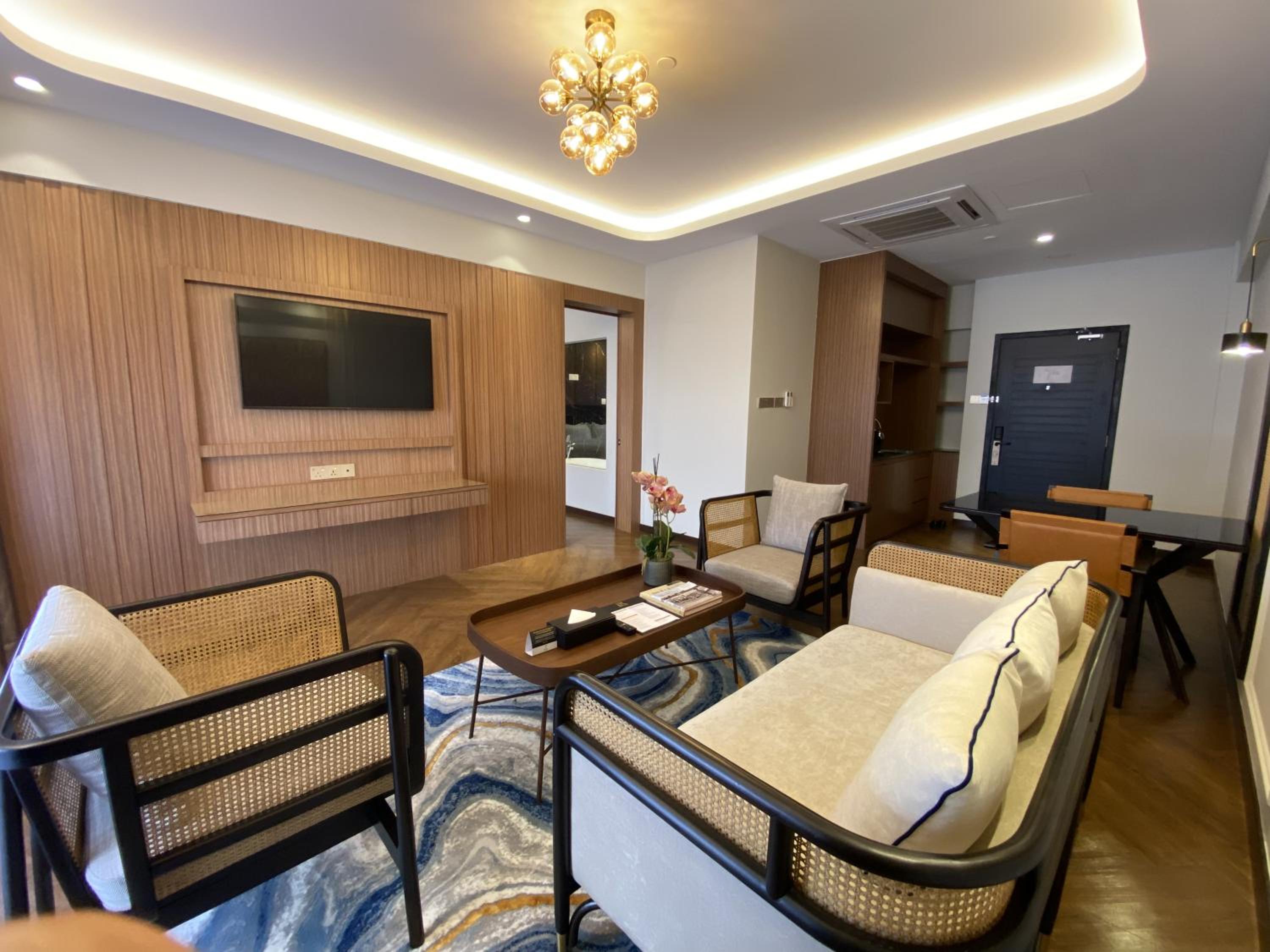 Club Suite - Photo 1