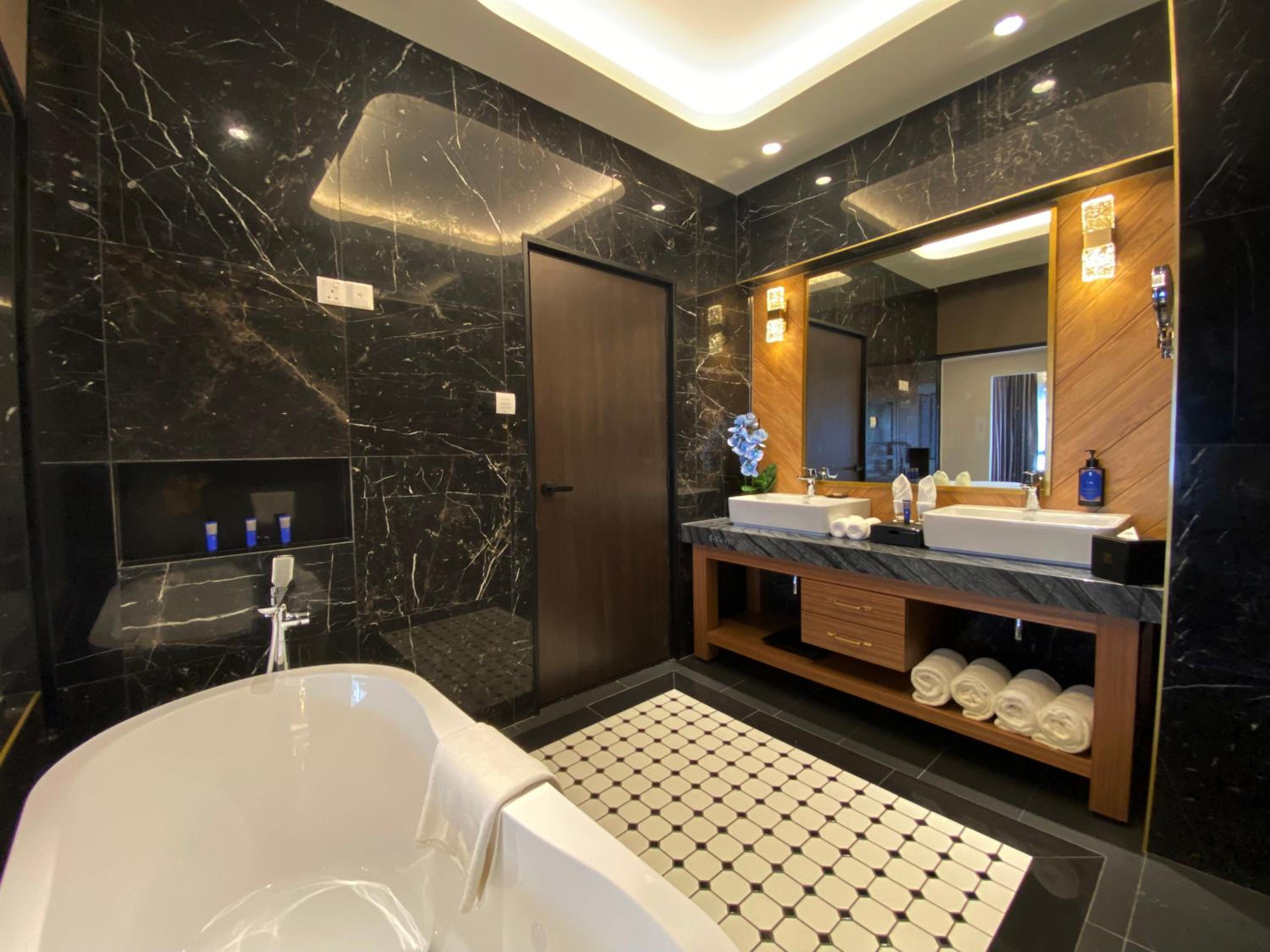 Club Suite - Photo 13