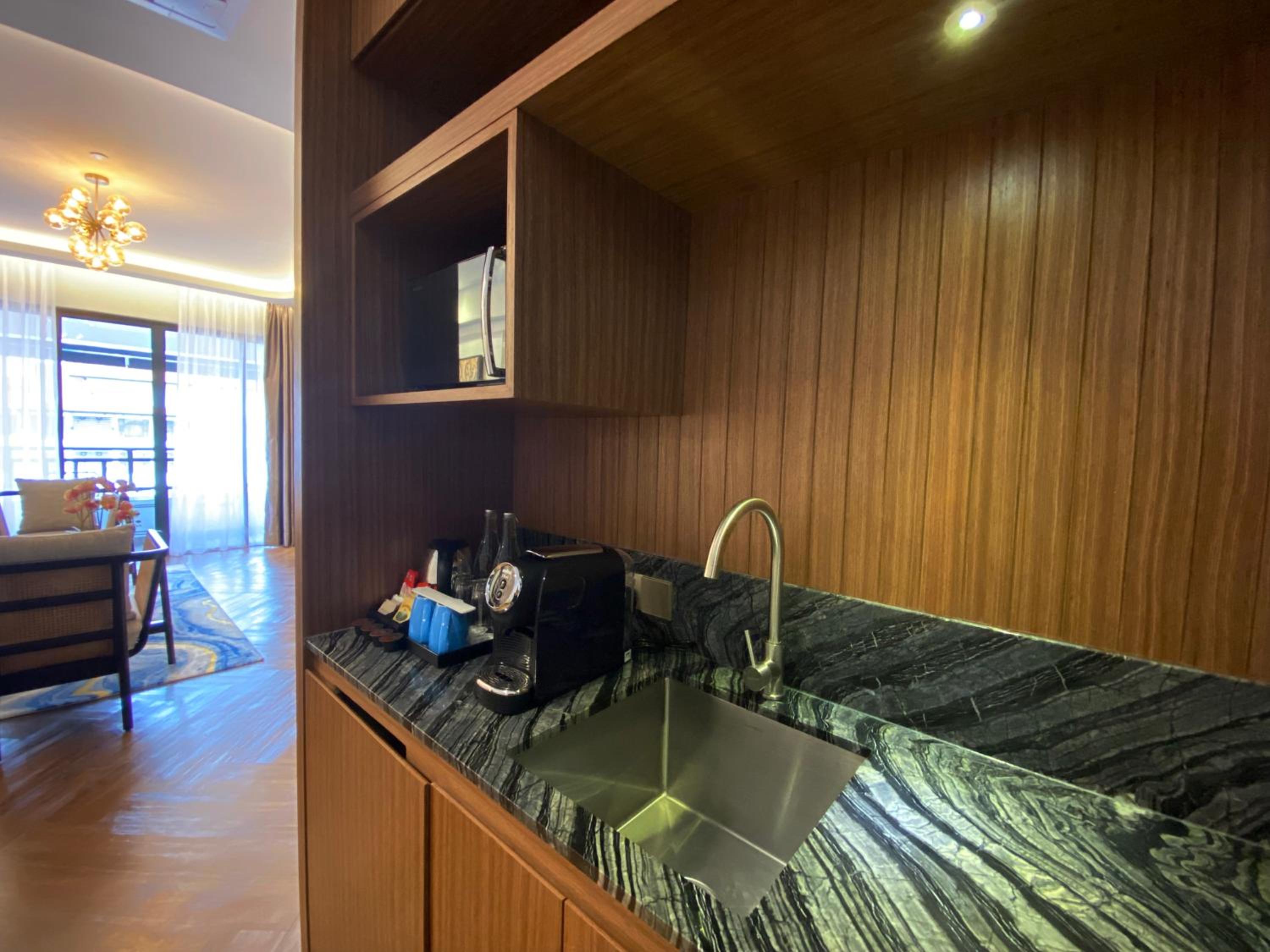Club Suite - Photo 14
