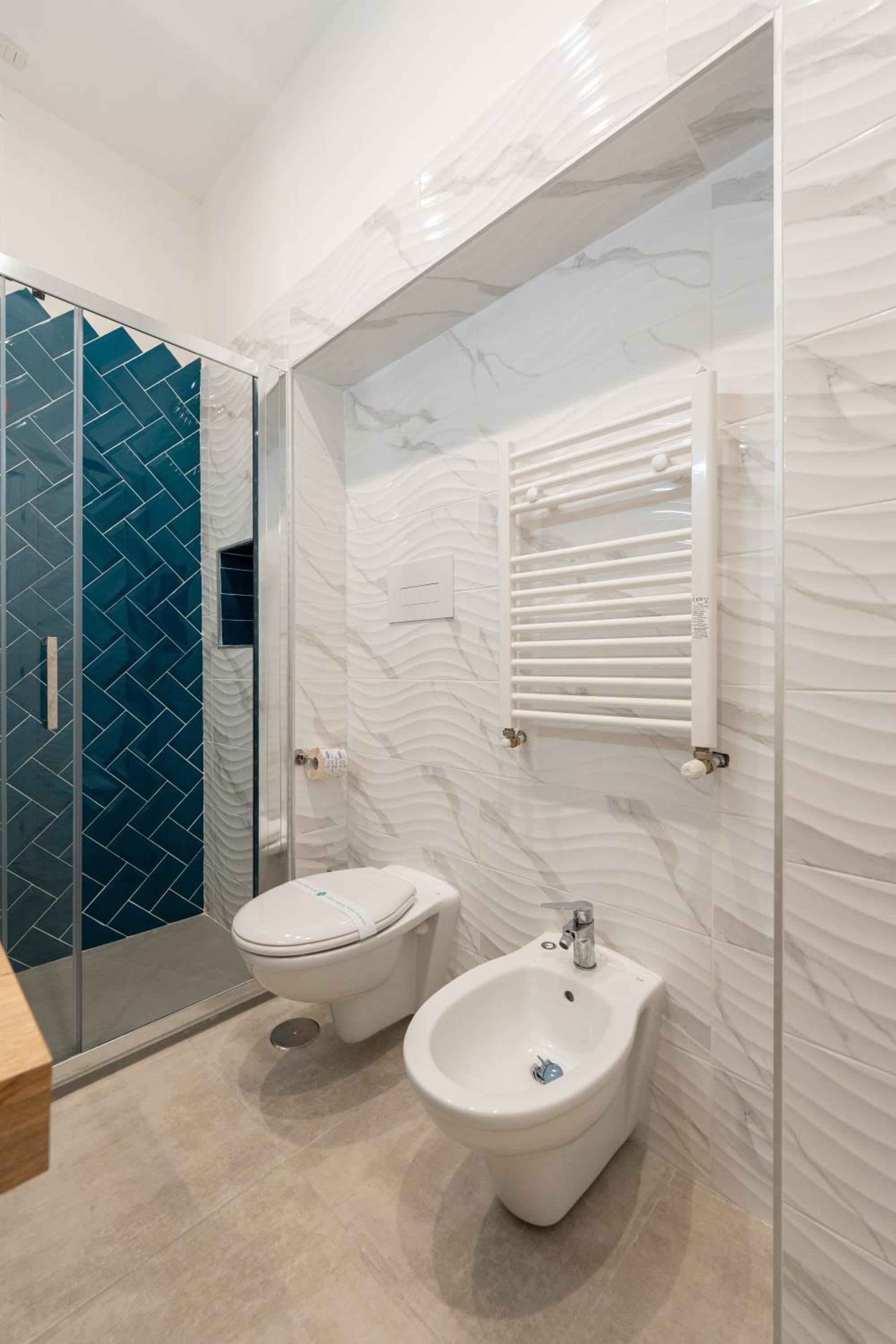 Double Room with Balcony and Sea View - Photo 8