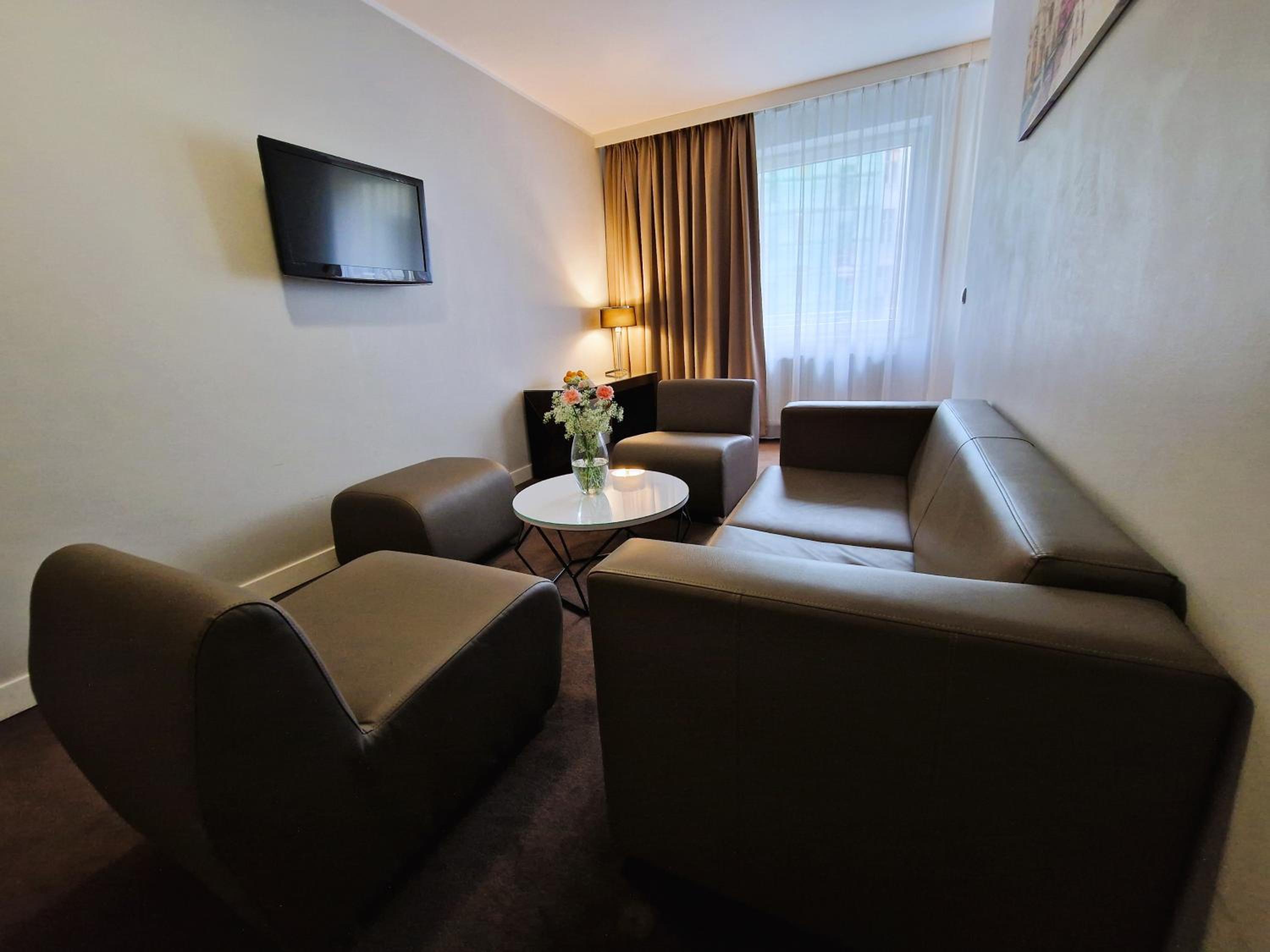 Standard One-Bedroom Apartment - Photo 1