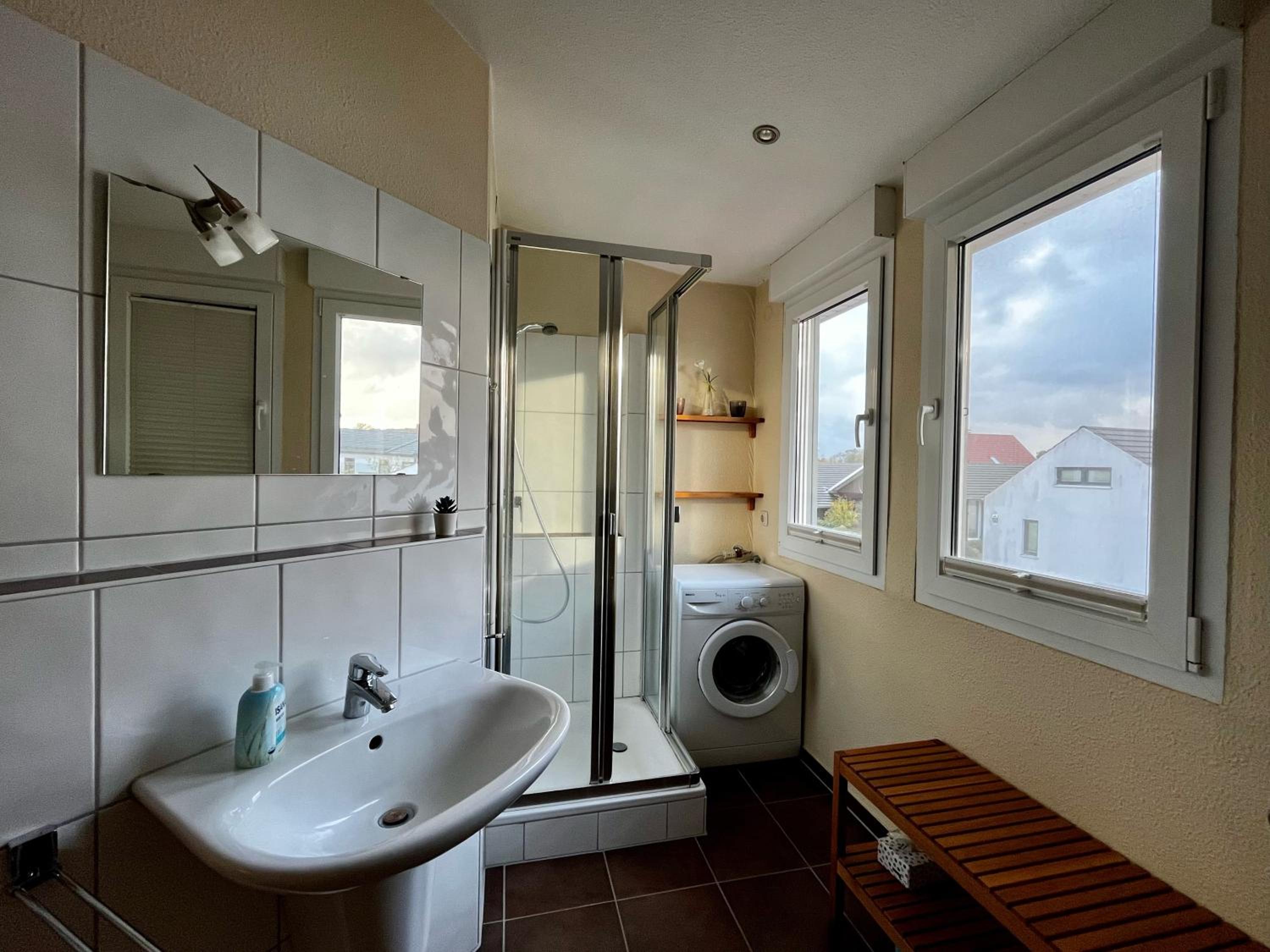 Three-Bedroom House photo 3
