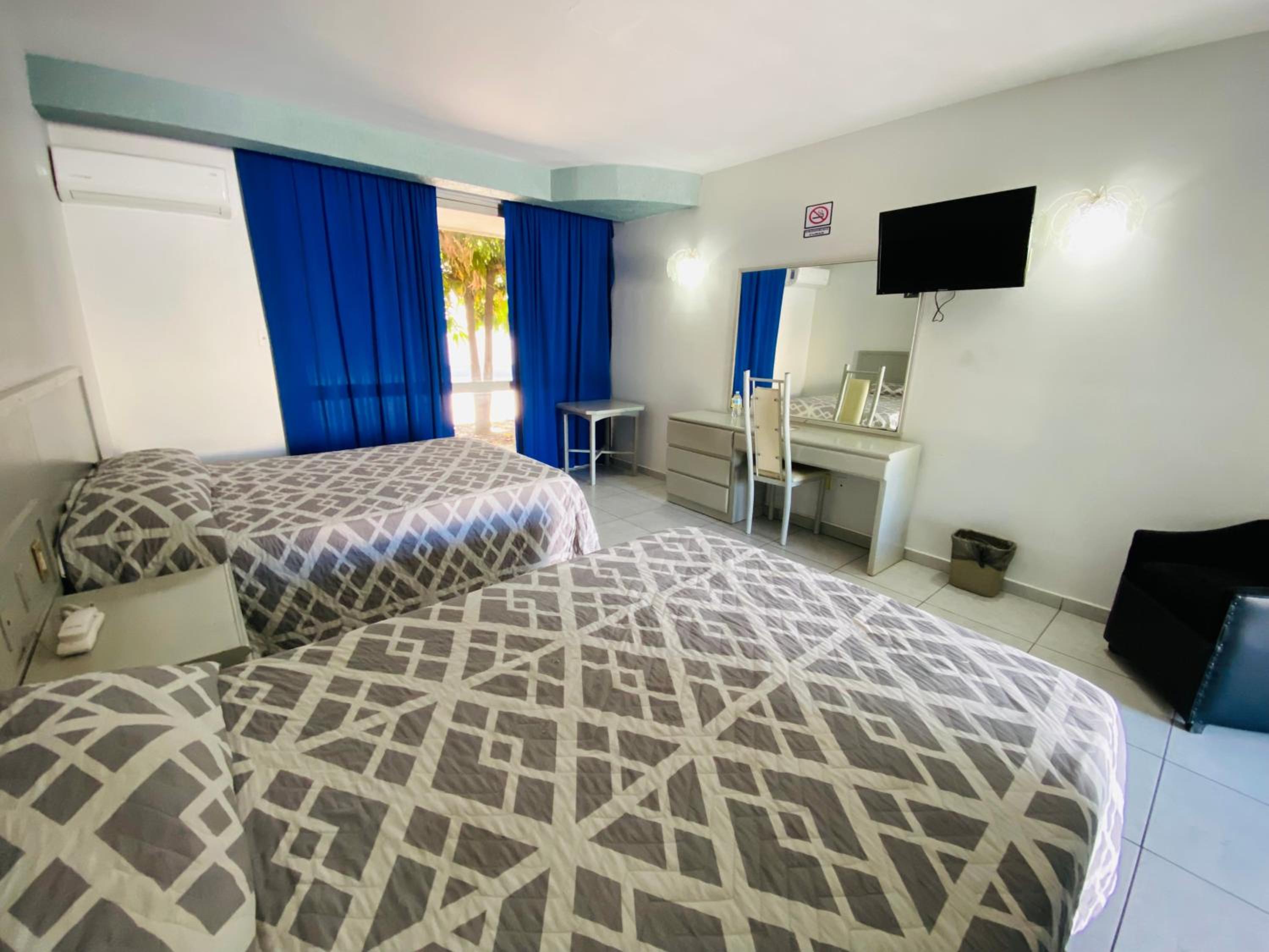 Standard Twin Room photo 2