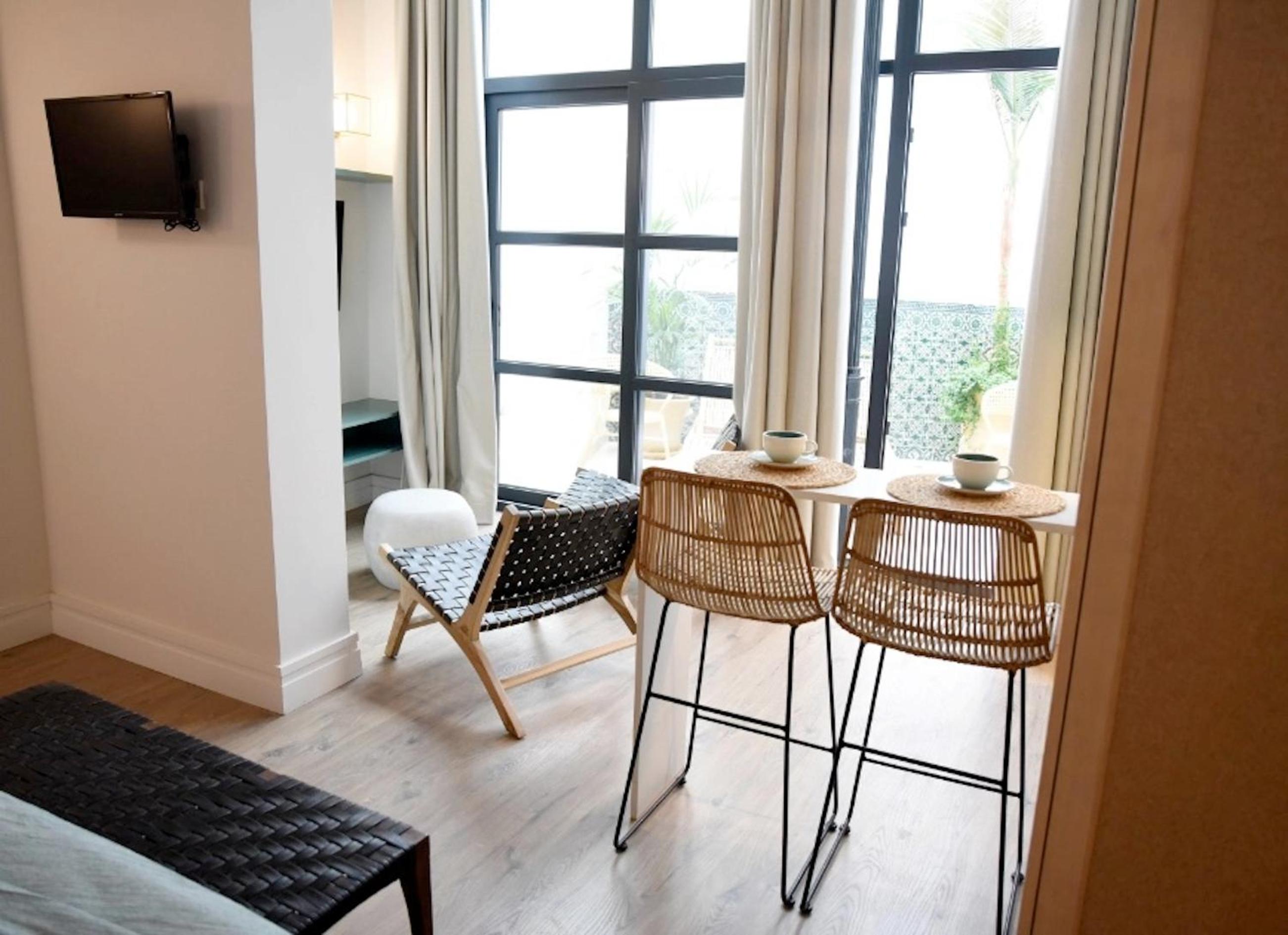 Apartment with patio and pool - Photo 10