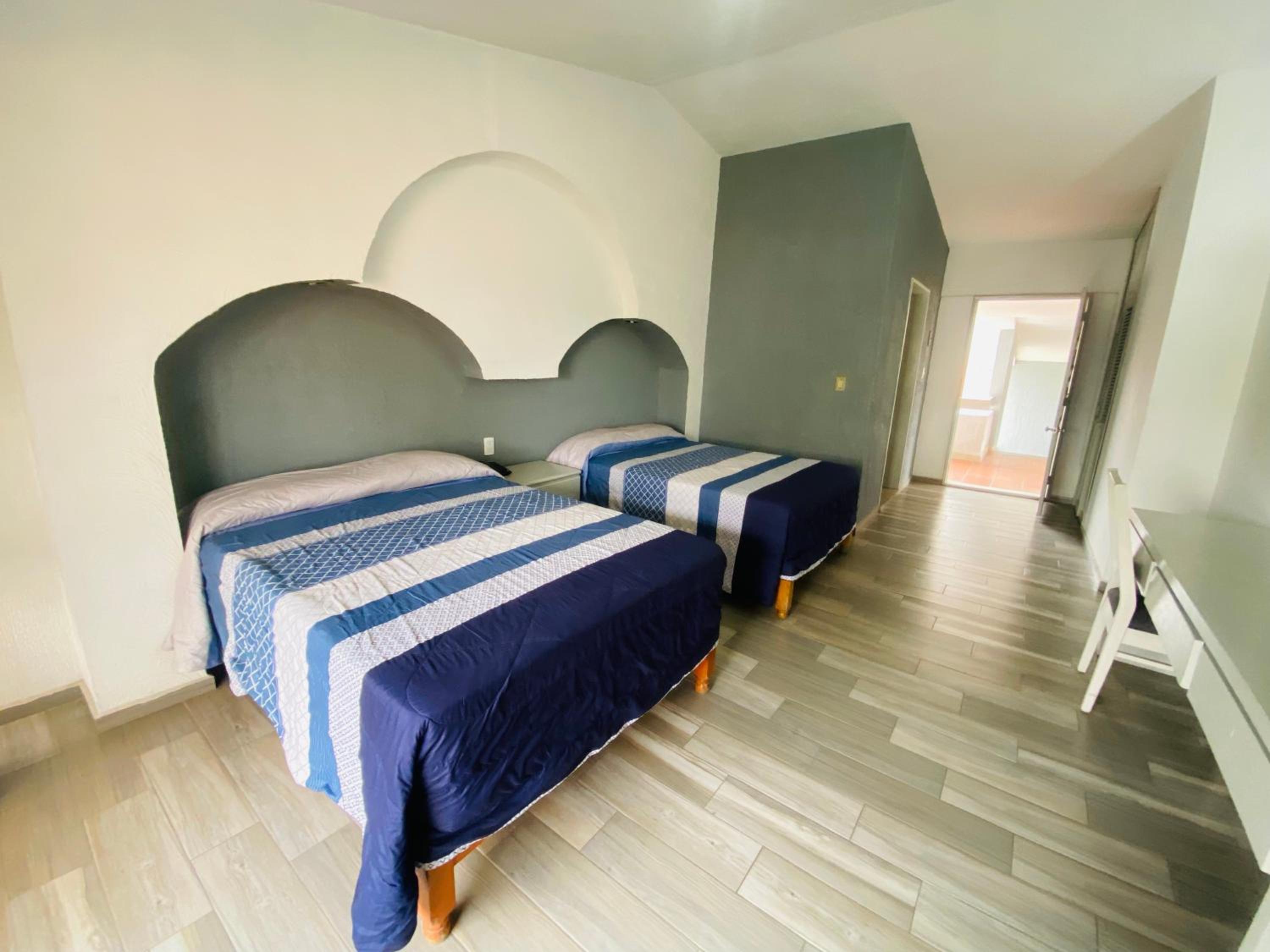 Deluxe Twin Room photo 2