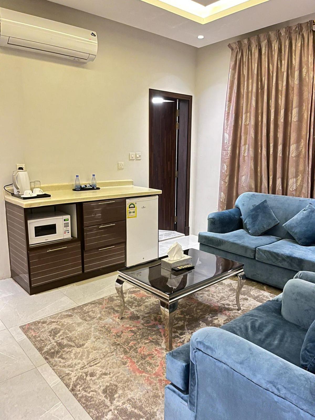 One-Bedroom Apartment - Photo 9