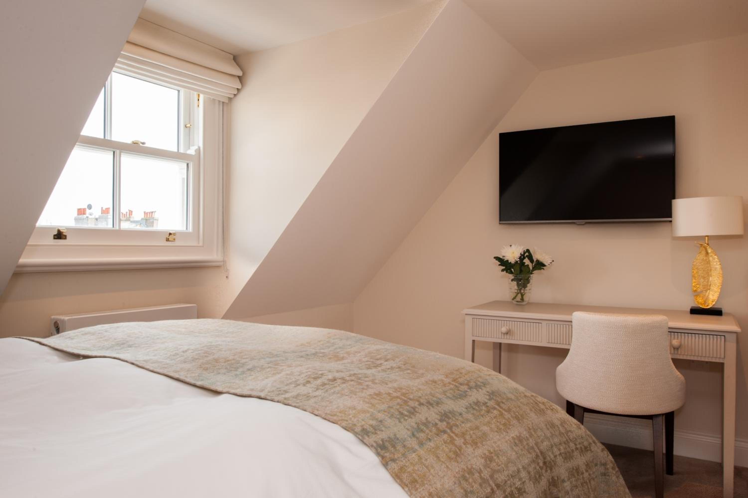 Compact Double Room - Photo 5