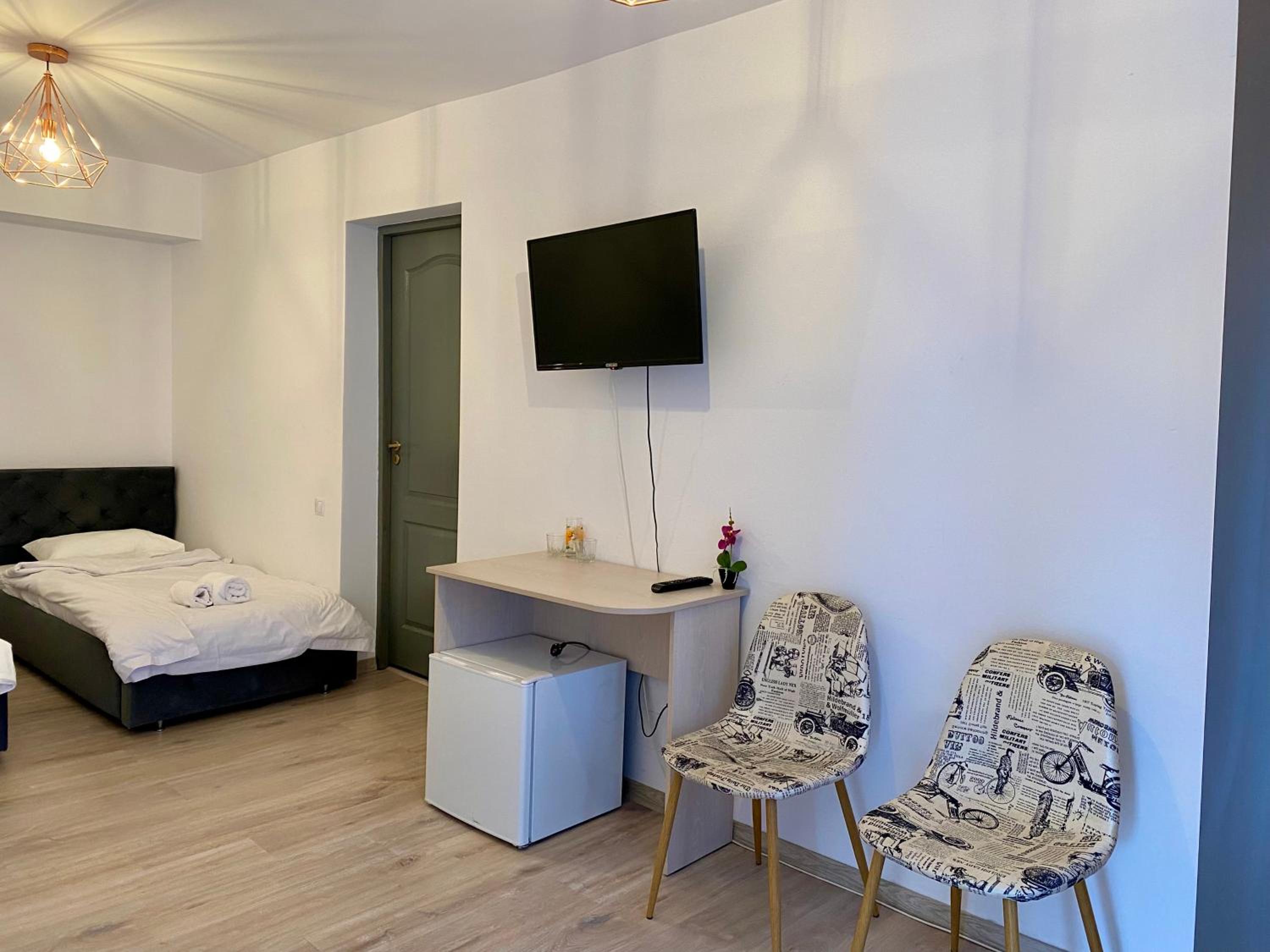 Twin Room - Photo 4