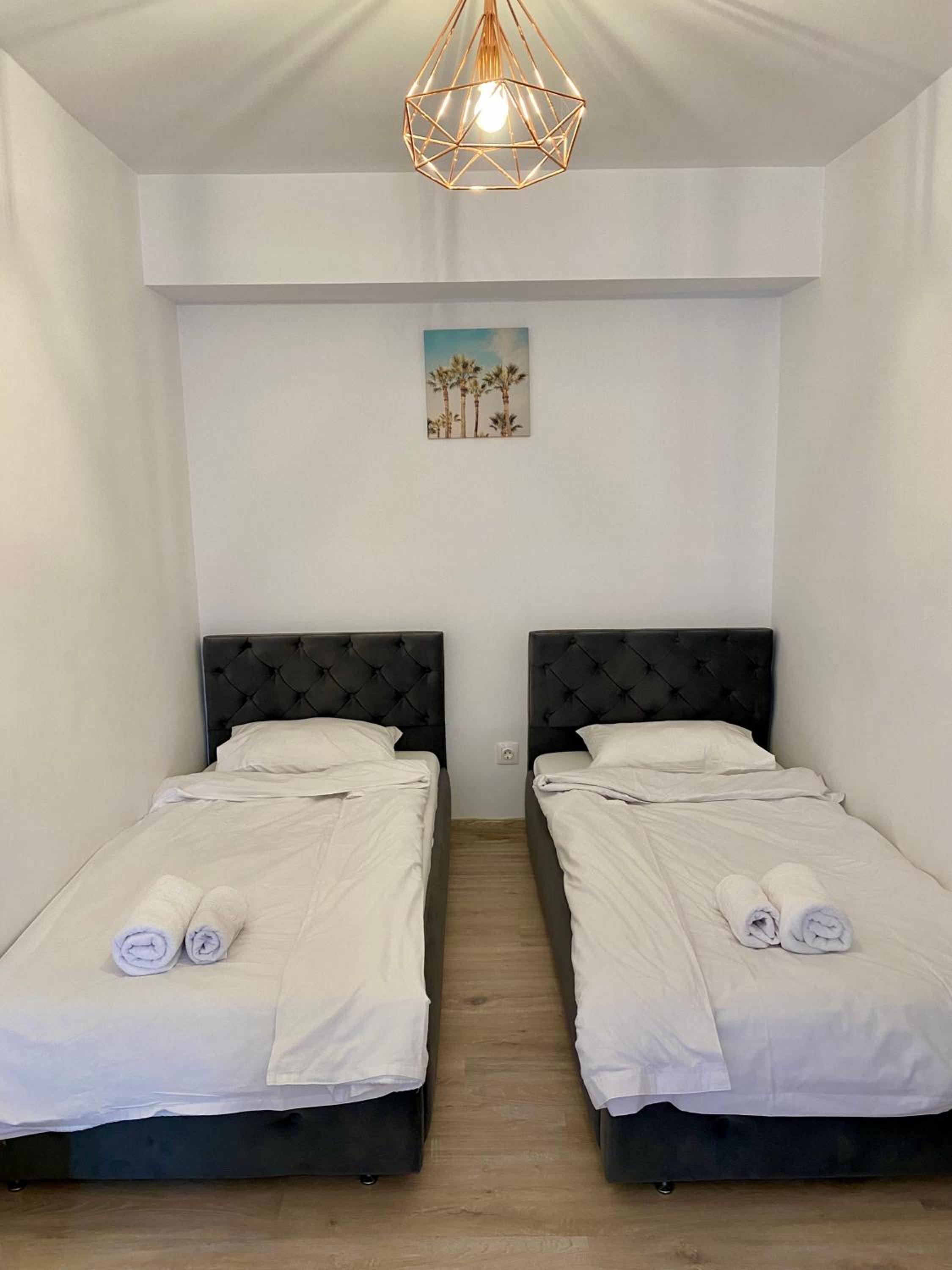 Twin Room - Photo 1