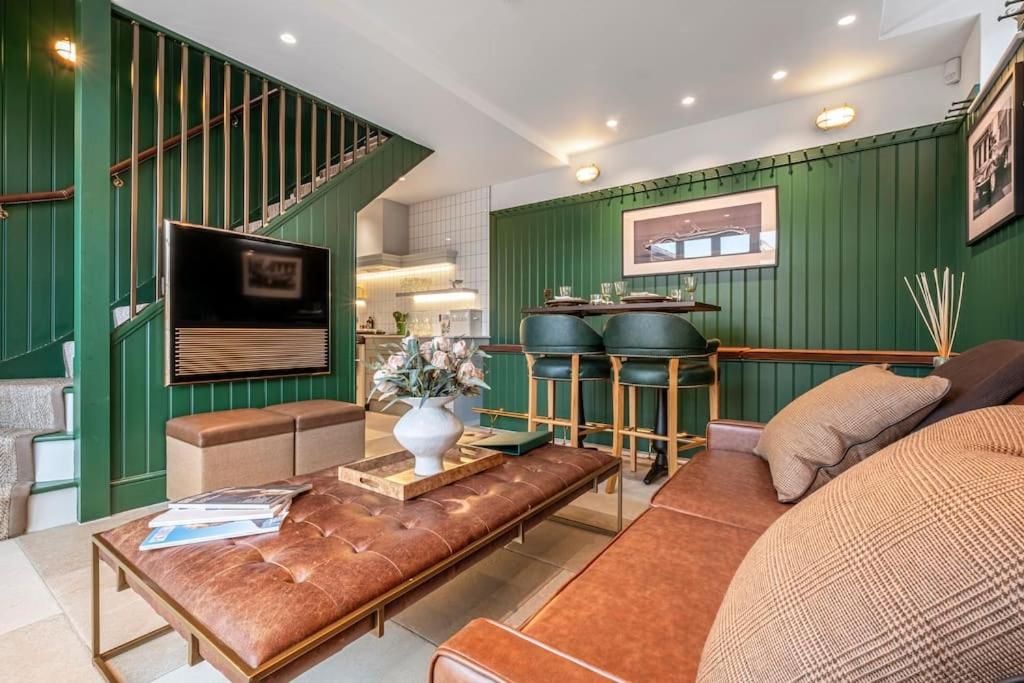 Two-Bedroom House photo 1