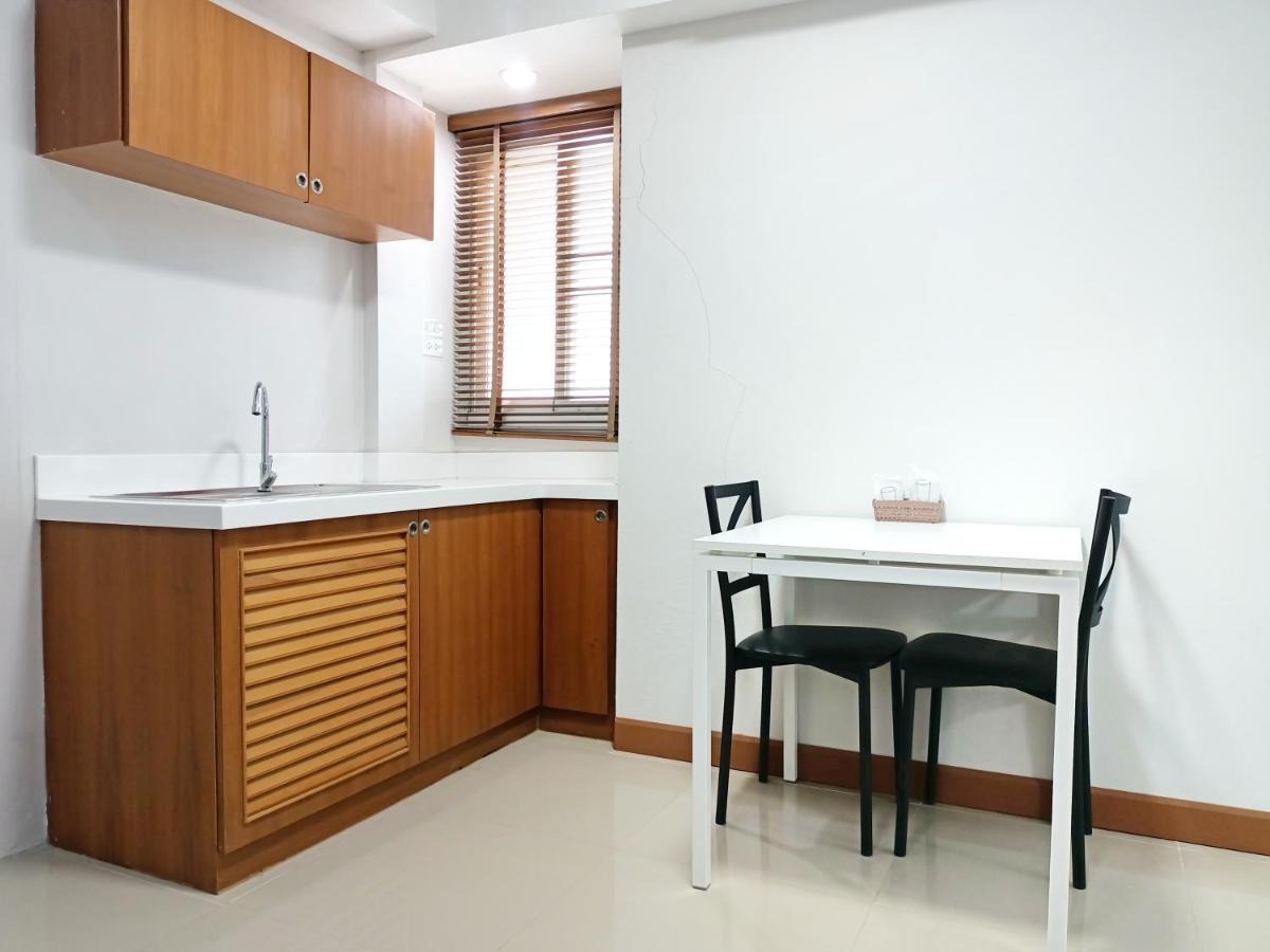 One-Bedroom Suite with Twin Bed photo 3