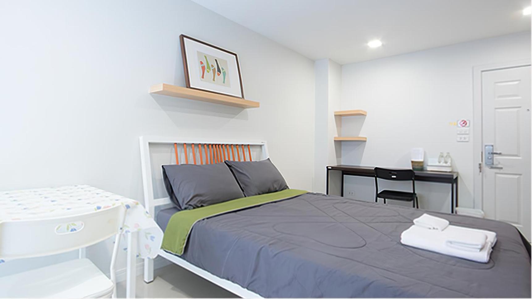 One-Bedroom Apartment - Photo 4
