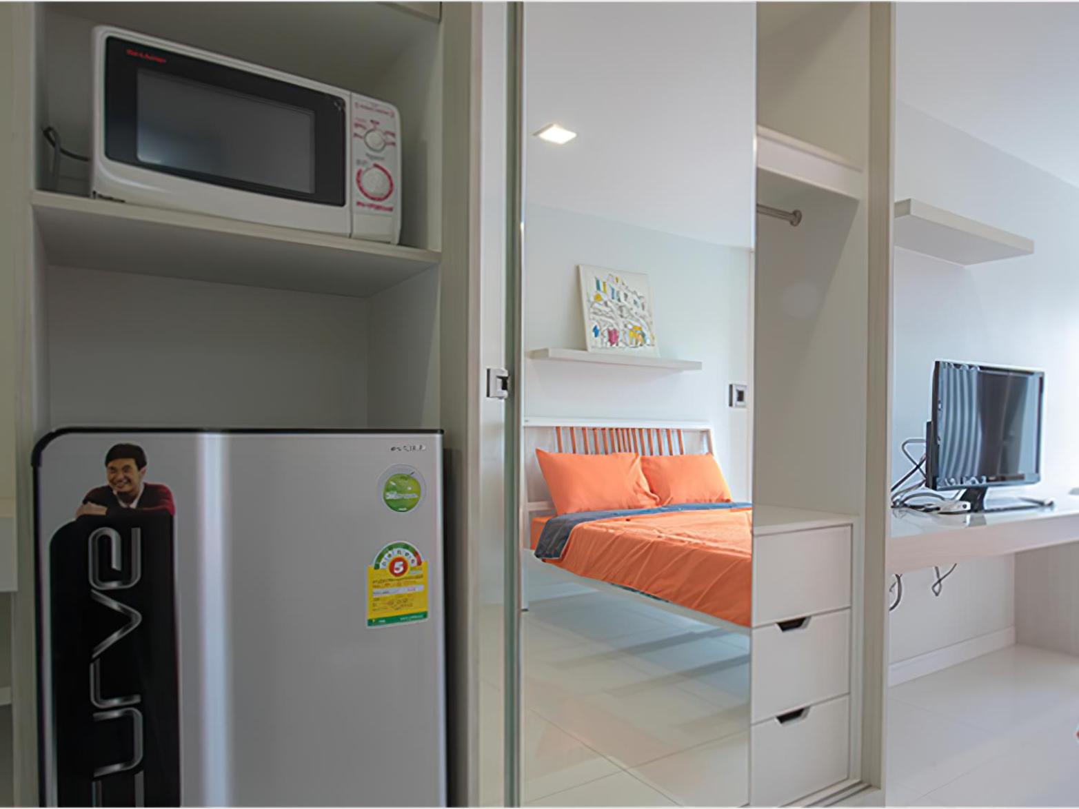 One-Bedroom Apartment - Photo 11