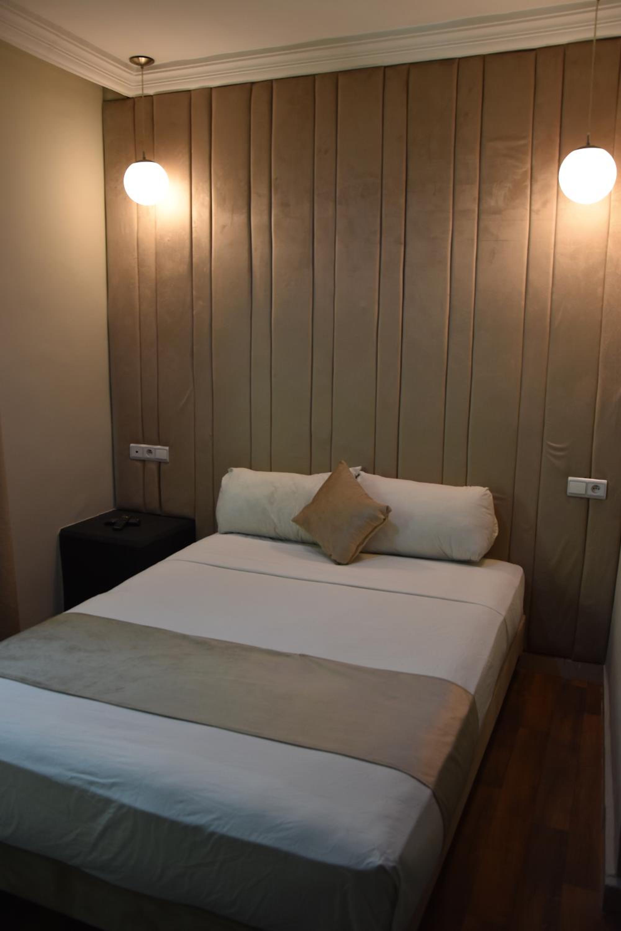 Double Room - Photo 2