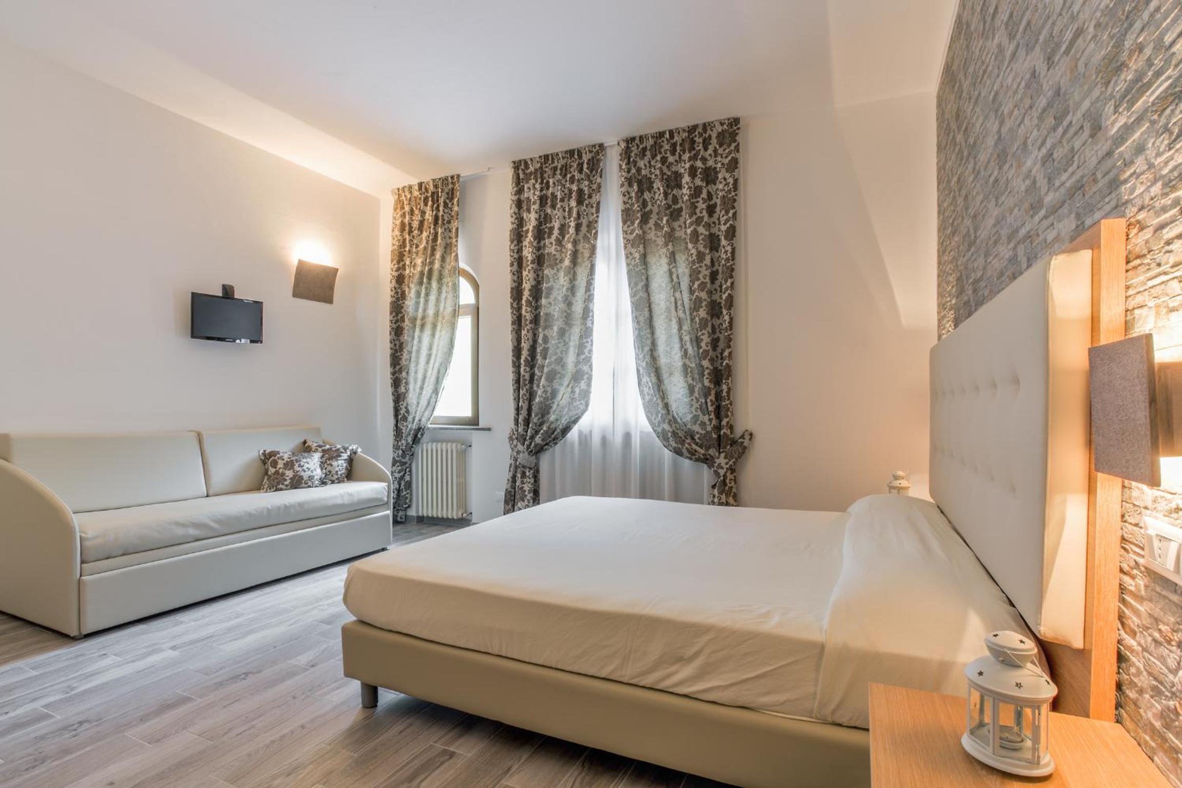 Superior Quadruple Room photo 2