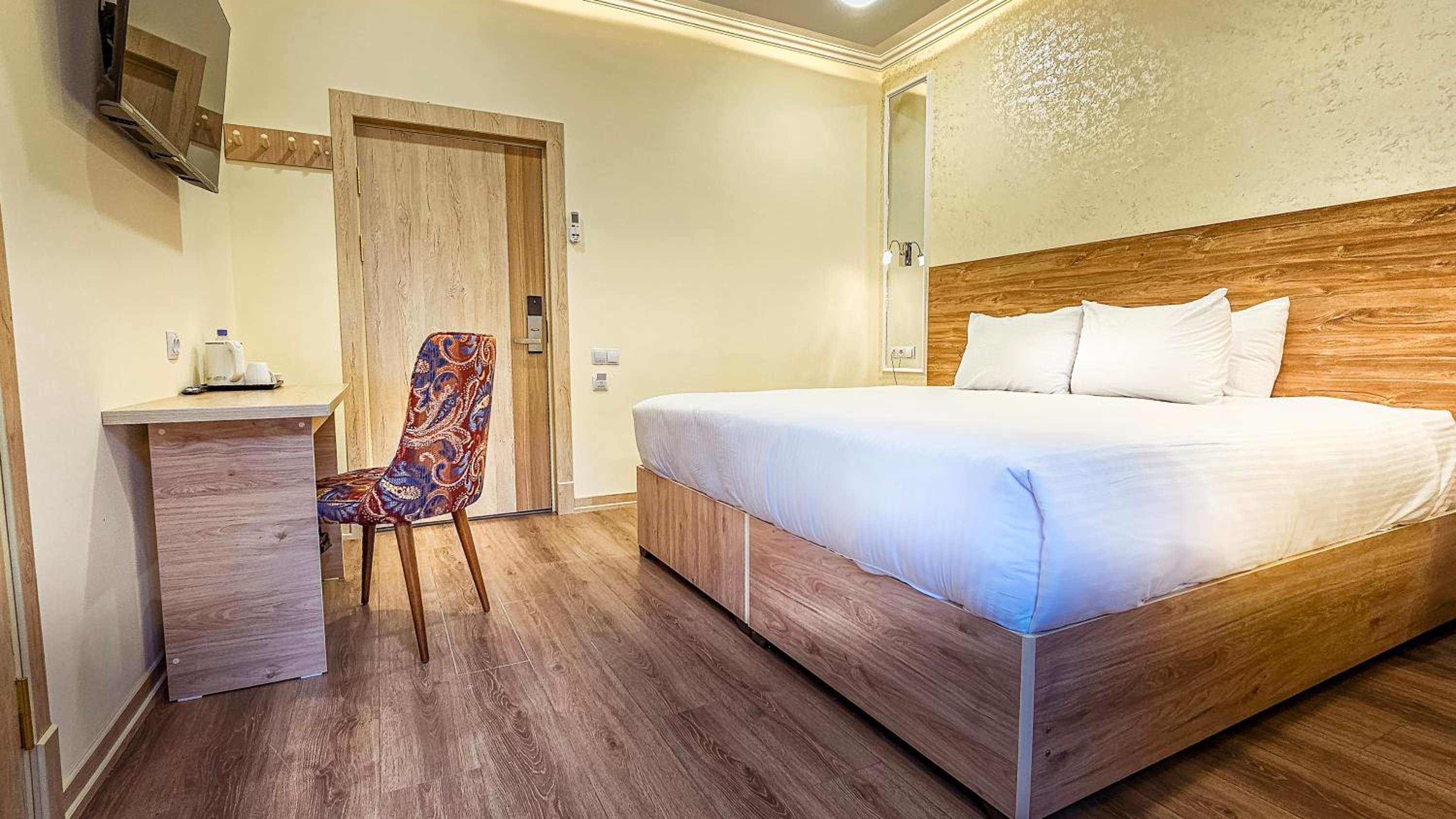 Deluxe Double or Twin Room with Balcony photo 3