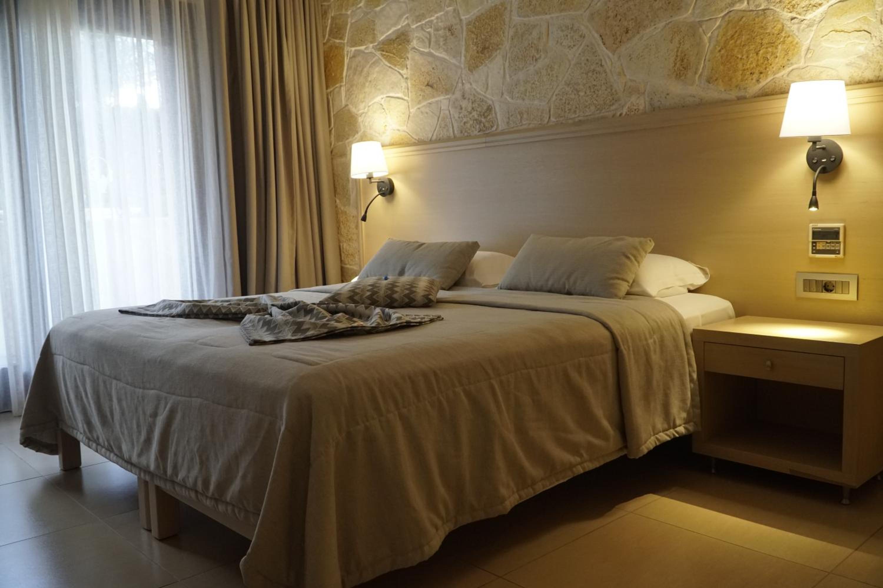 One-Bedroom Junior Suite