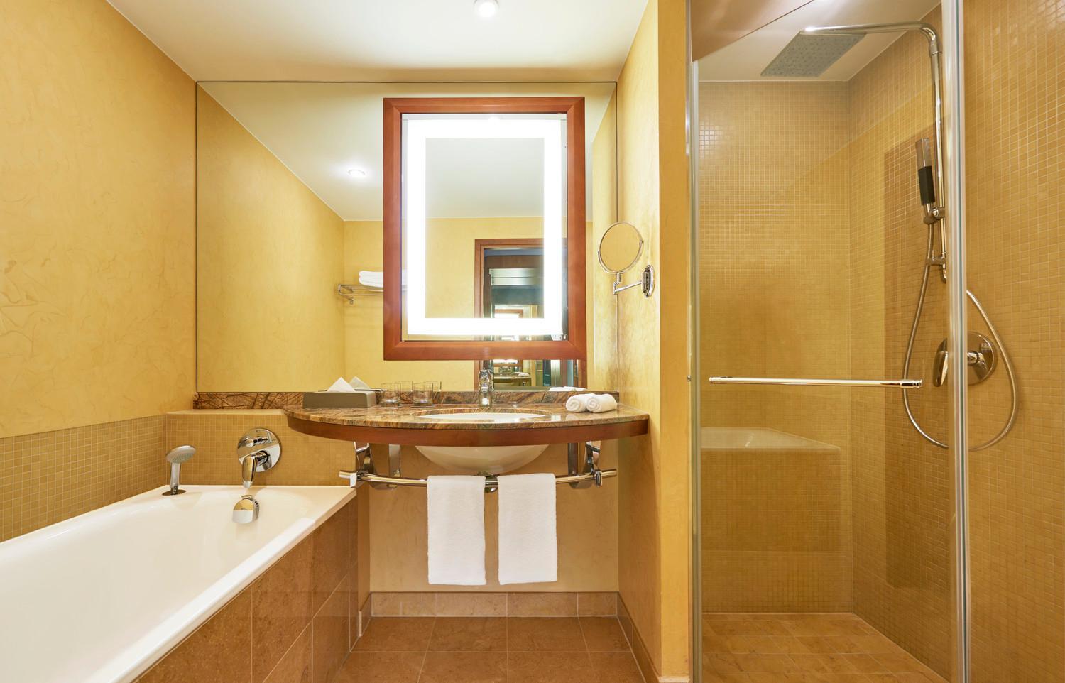 Classic, Guest room, 1 King - Photo 2