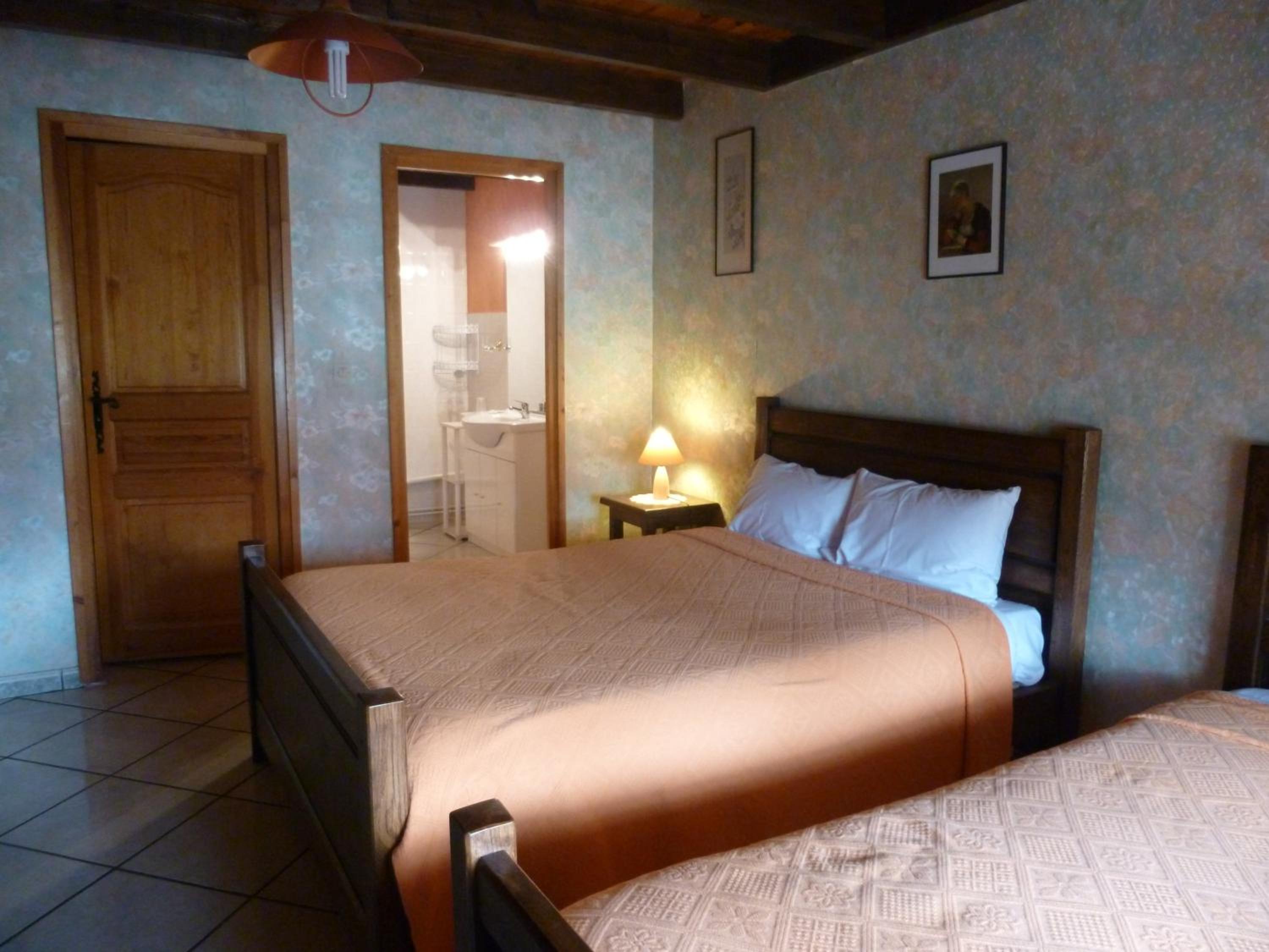 Triple Room with Private Bathroom photo 3