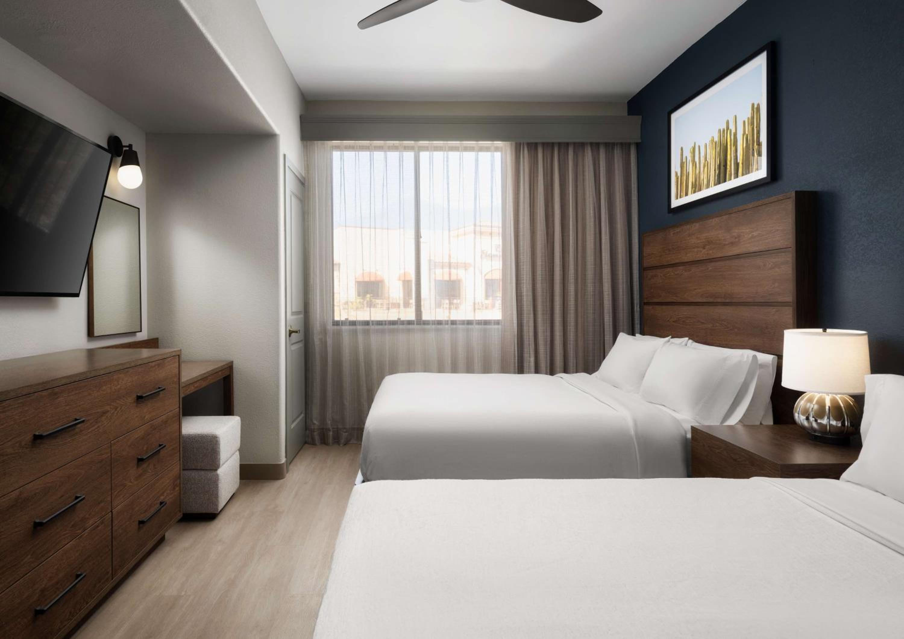 Two-Bedroom Suite with Two Queen Beds - Photo 3