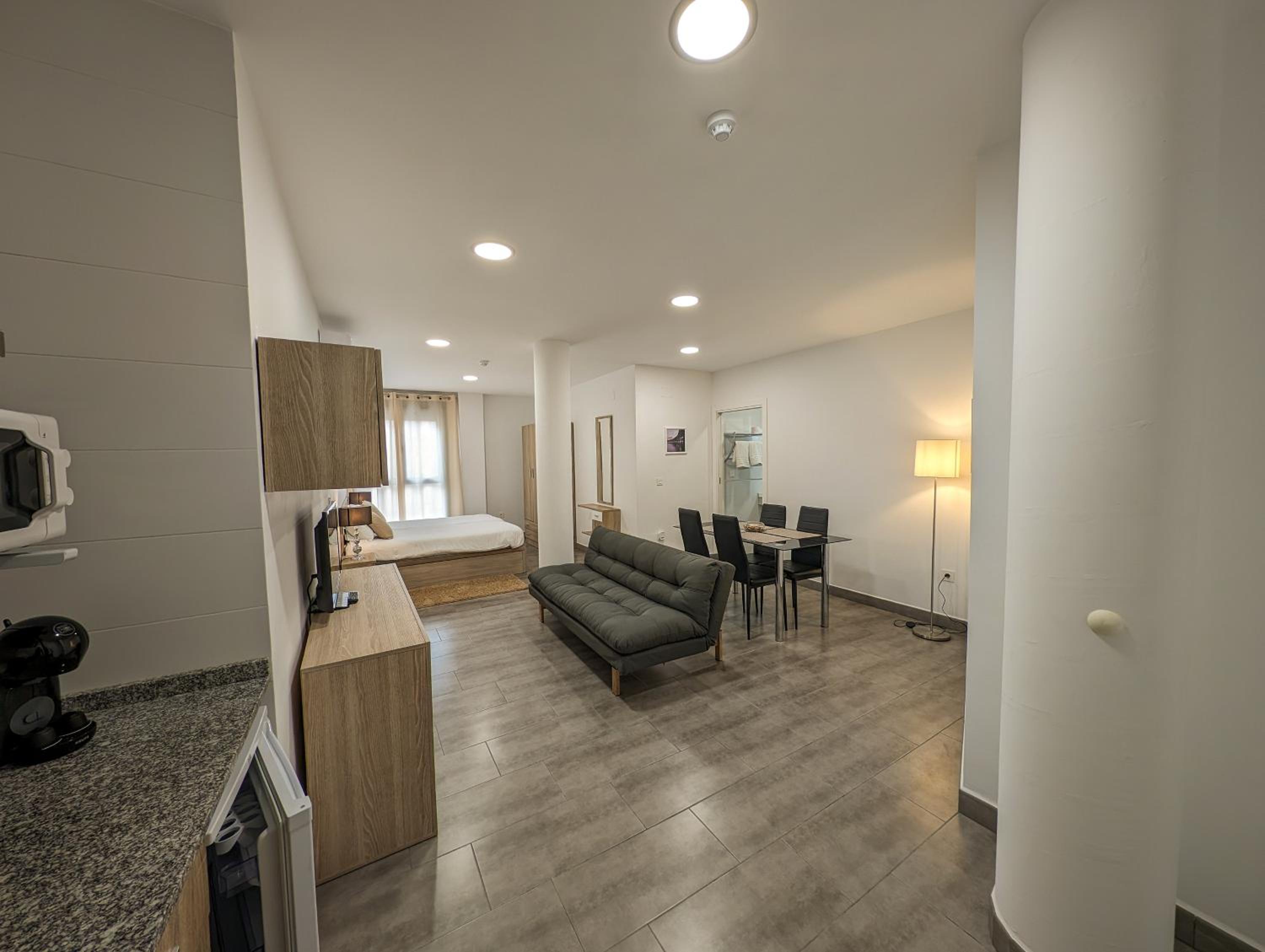 Apartment - Ground Floor - Photo 3