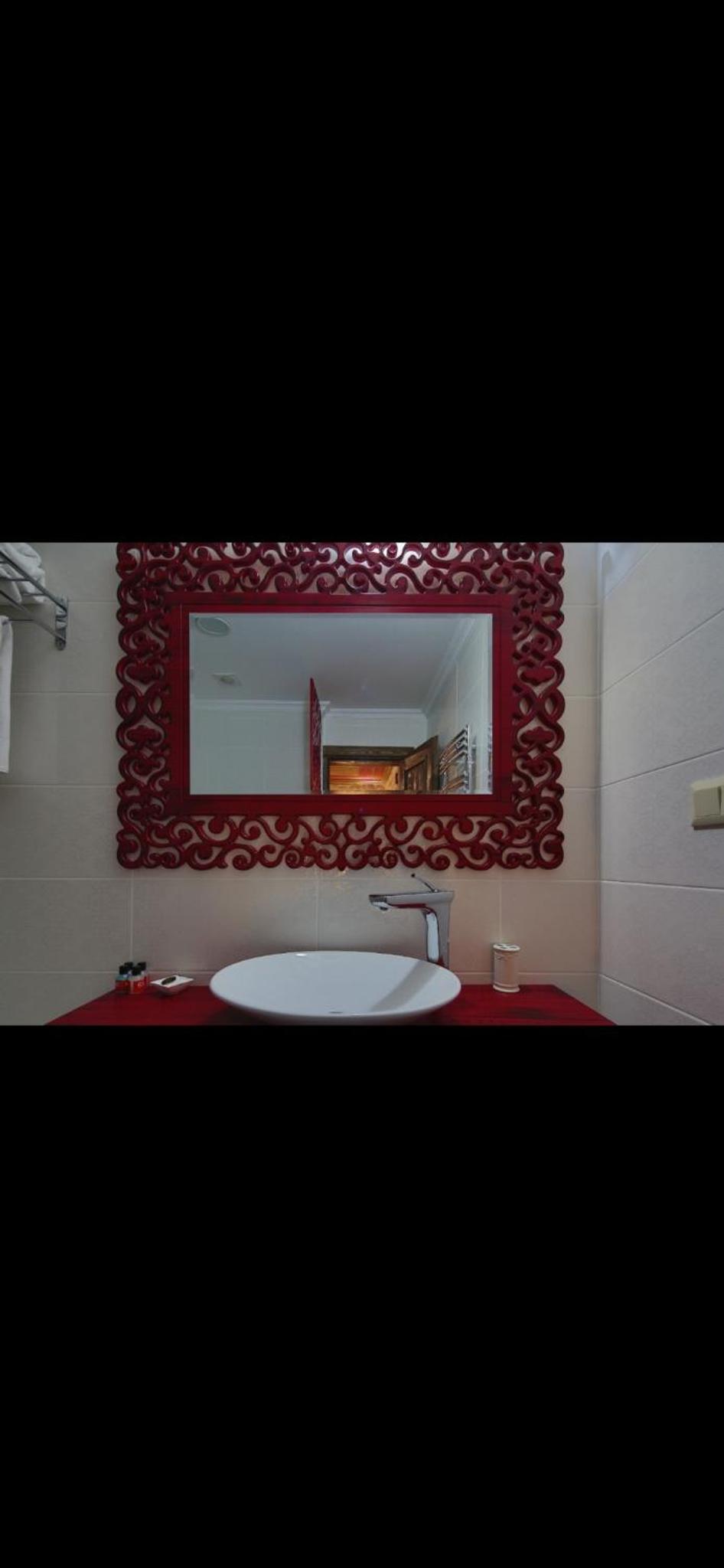 Deluxe Double Room (2 Adults + 1 Child) photo 3