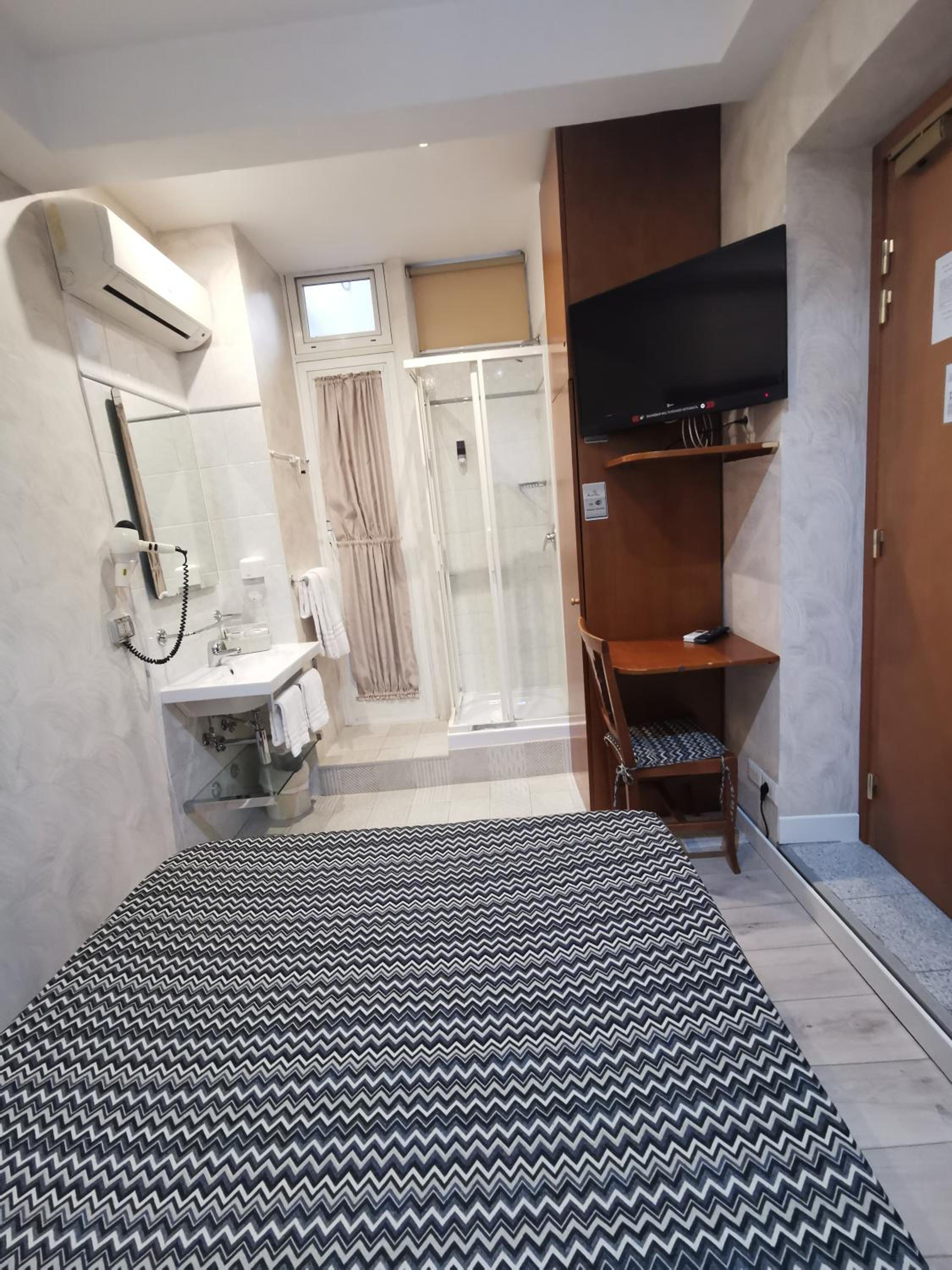 Budget Single Room