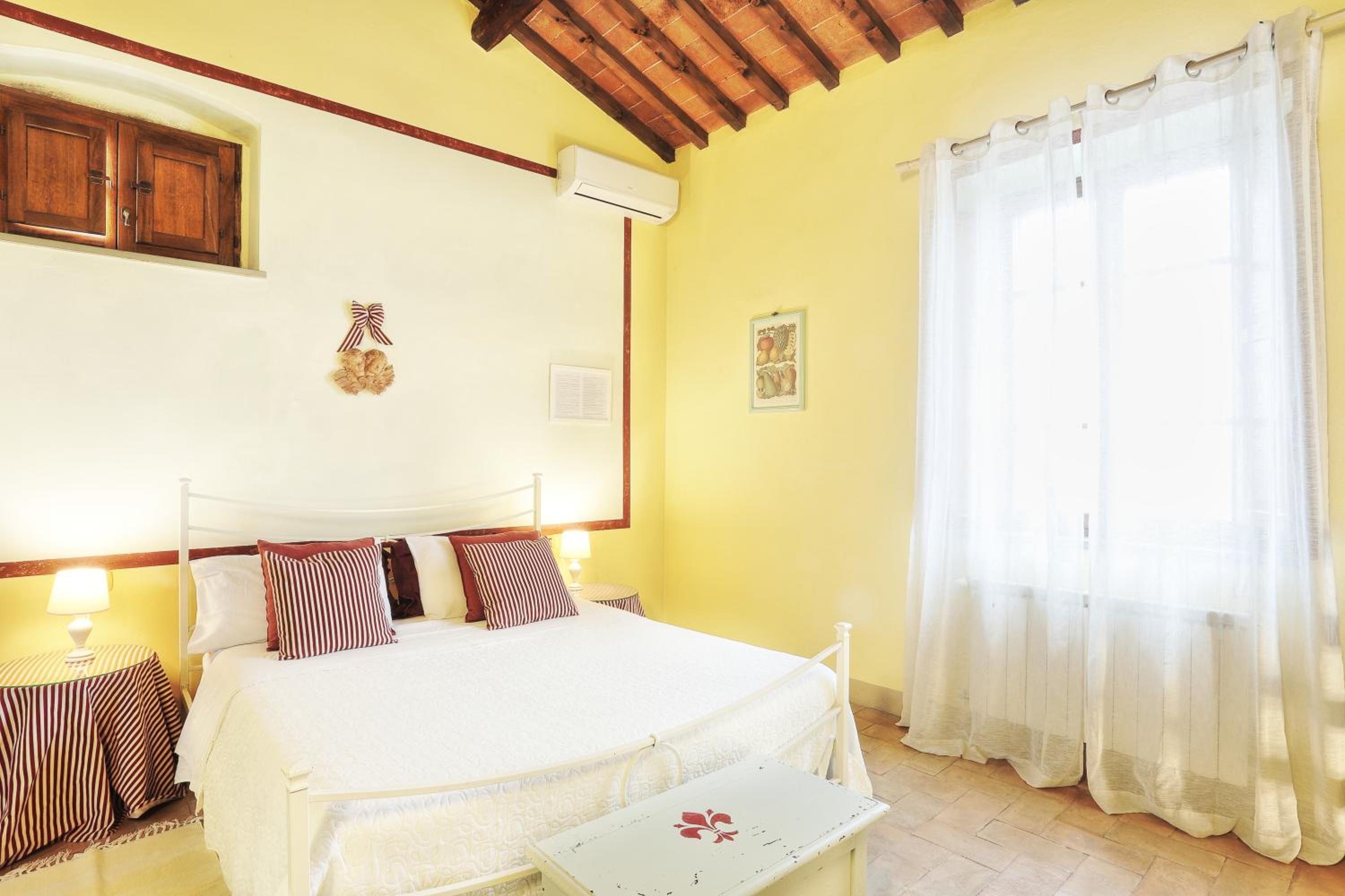 Maisonette photo 1