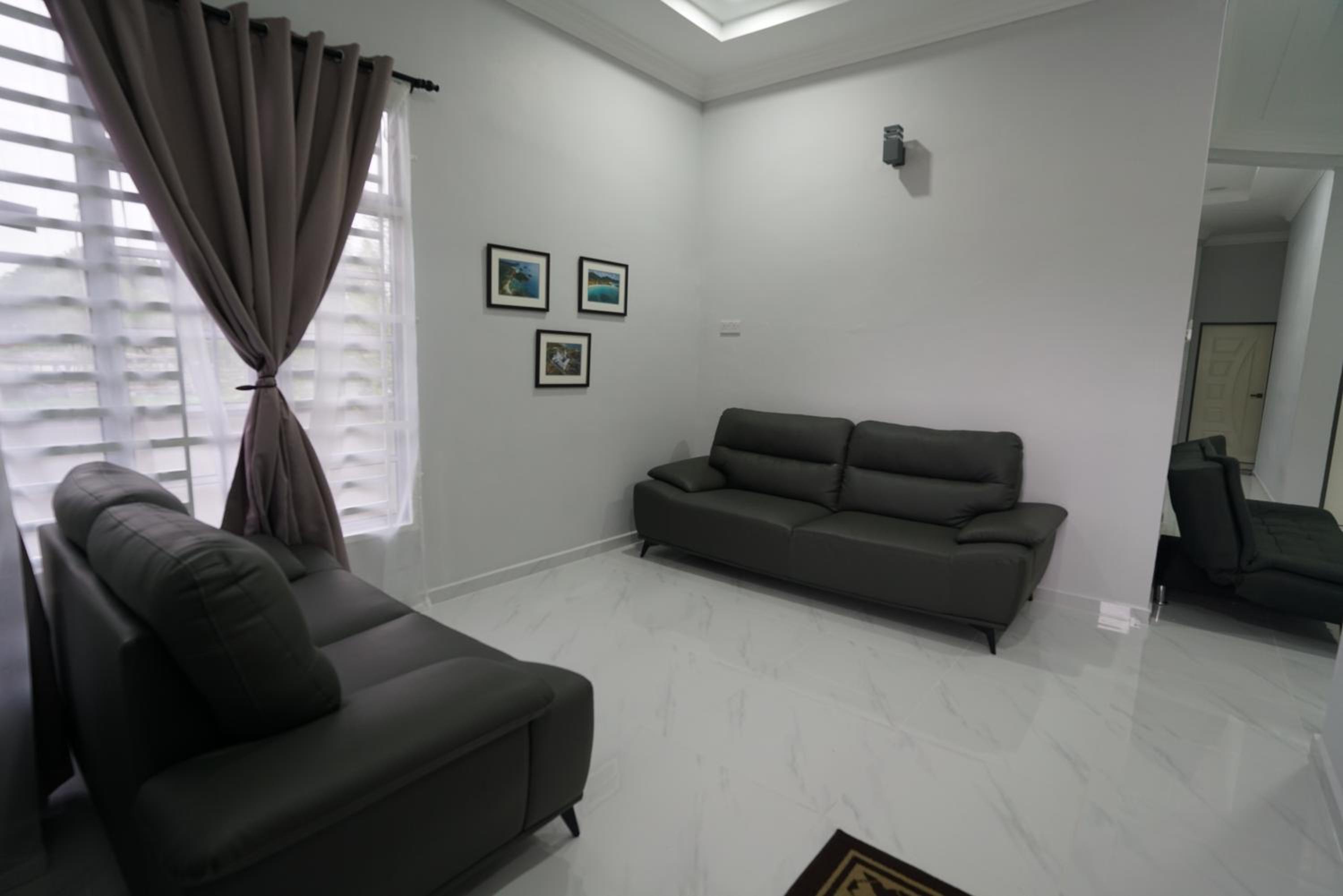 Four-Bedroom House photo 1