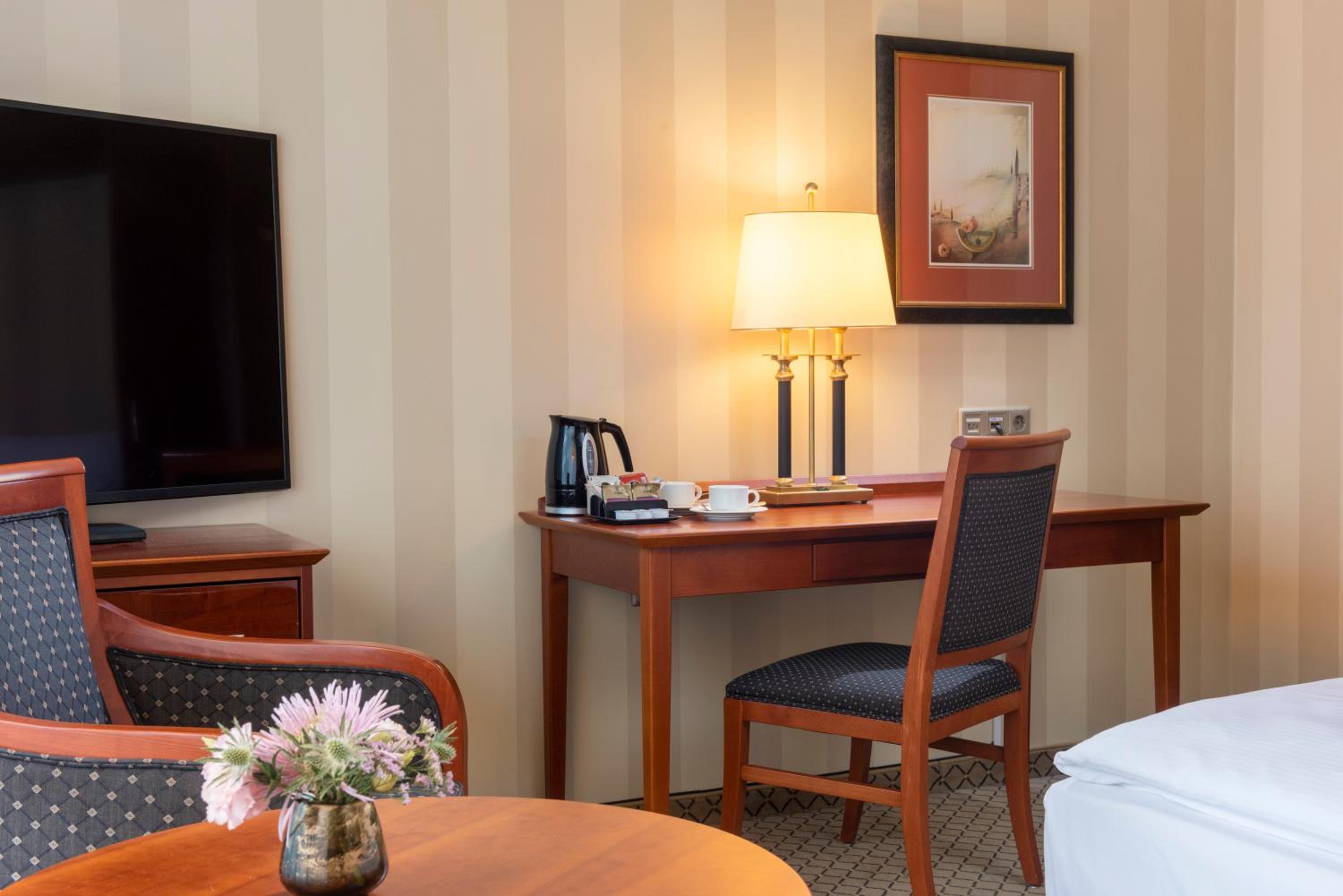 Classic Family Room, 1 King or 2 Twin/Single Bed(s)