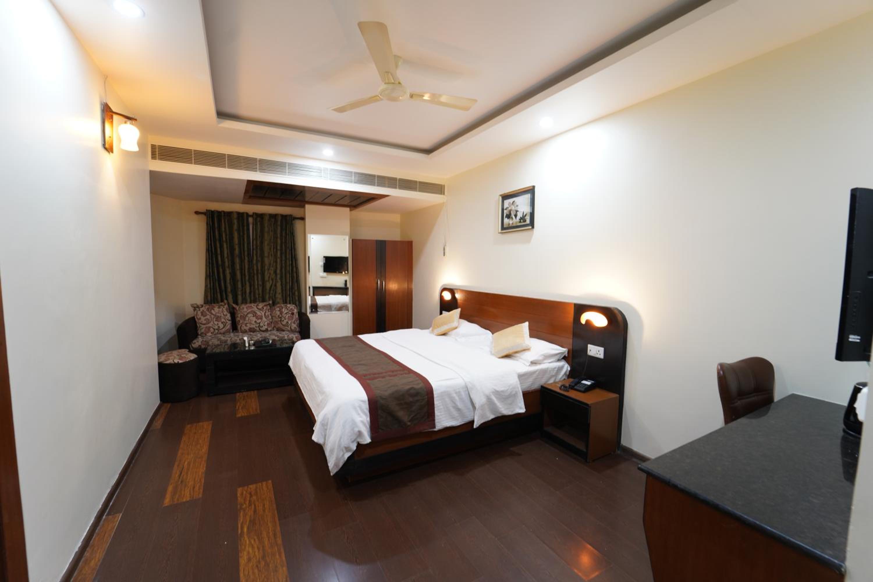 Deluxe Double Room photo 3