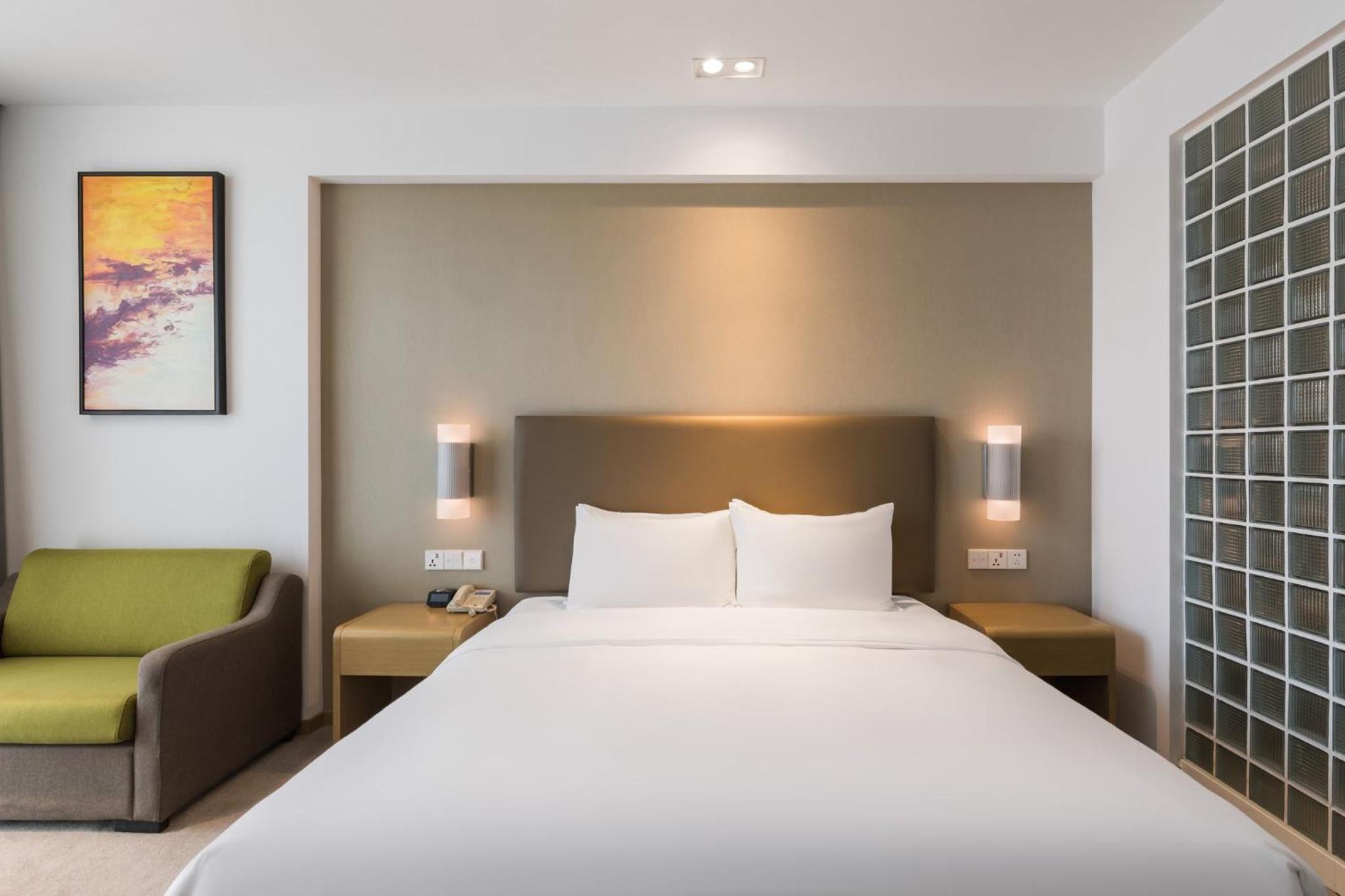 Standard King Room photo 3