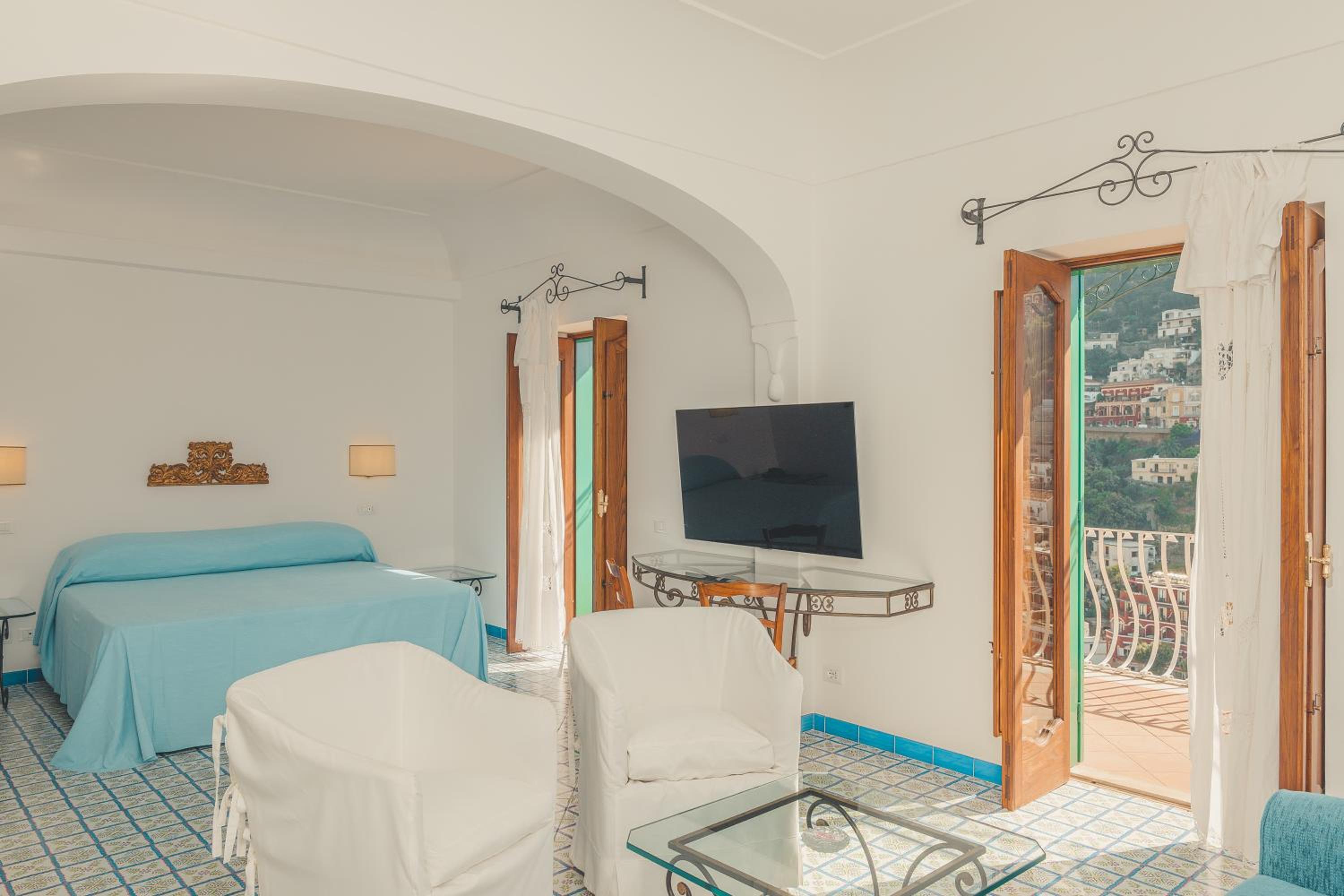 Deluxe Junior Suite - Photo 5